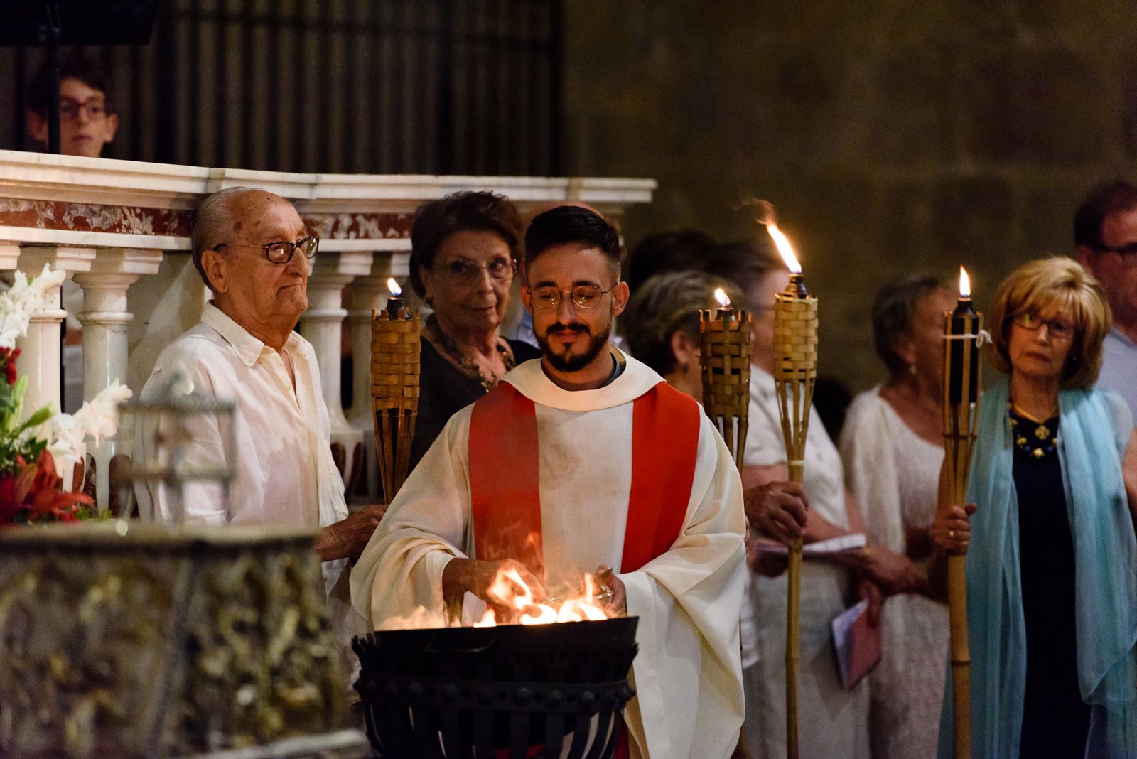 Homenatge a Sant Cugat al Monestir amb la pregària al màrtil i la moixiganga a càrrec de l'esbart dansaire Som Riu d'Or de Sant Fruitós del Bages. Foto: Miguel López Mallach