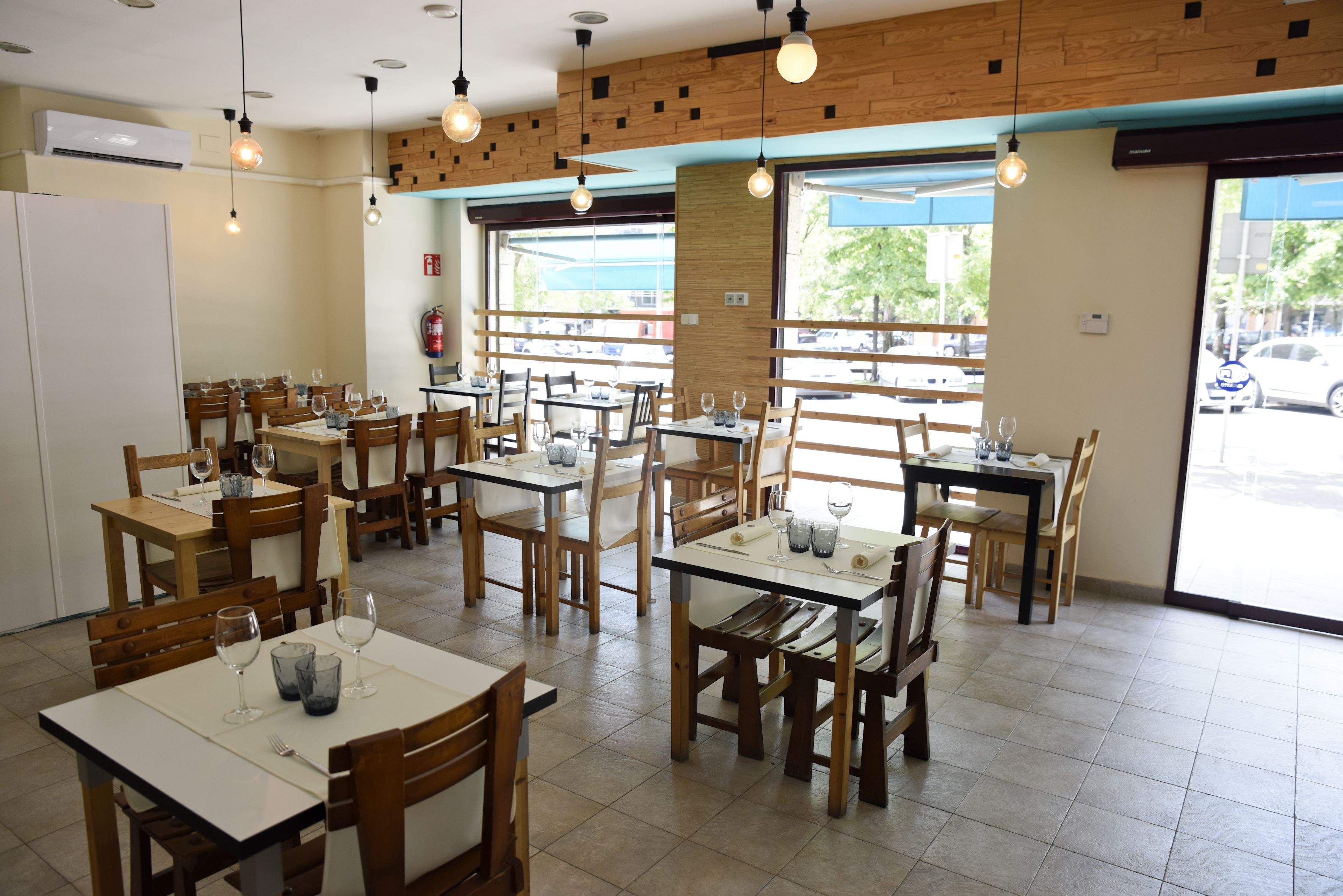 Interior d'un restaurant ubicat a Coll Favà FOTO: Bernat Millet