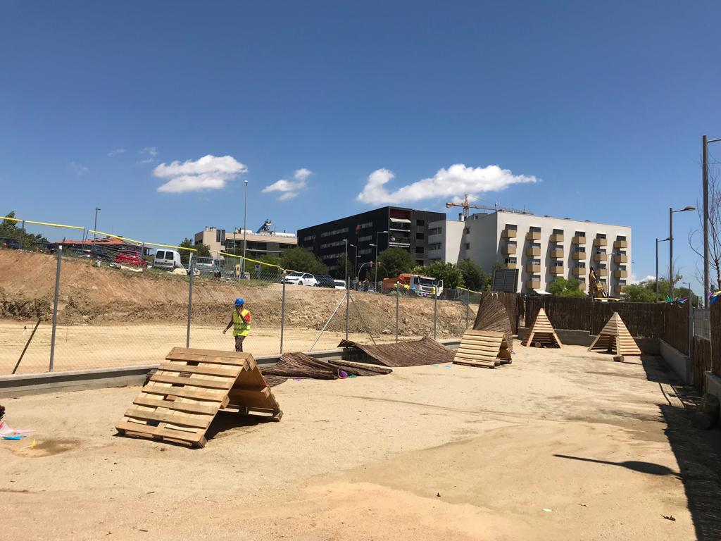 El recinte actual de l'Escola La Mirada, que creixia amb dos mòduls nous i més pati. FOTO: TOT Sant Cugat