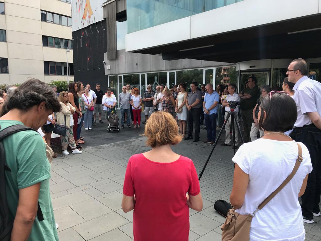 Concentració a Sant Cugat aquest 16 d'agost en record a les víctimes dels atemptats terroristes de Barcelona i Cambrils FOTO: TOT Sant Cugat