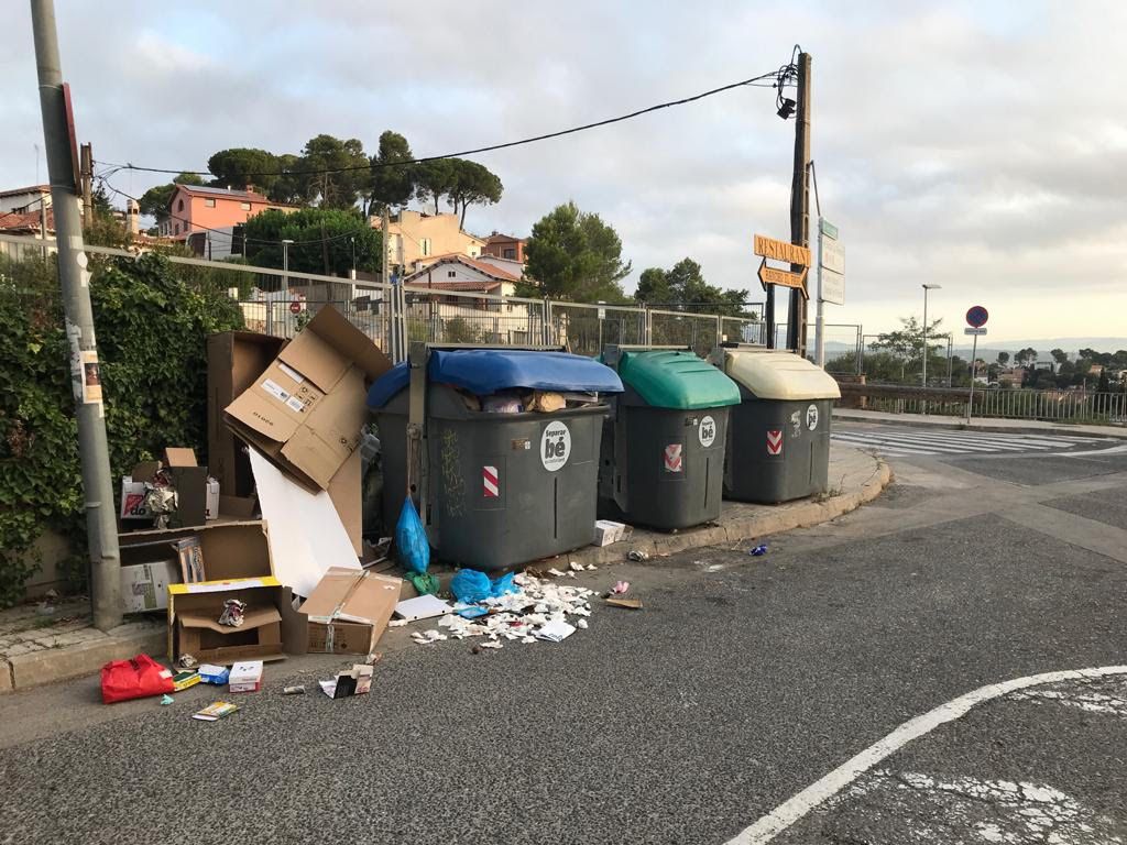 Deixalles a La Floresta FOTO: Jordi Sabaté