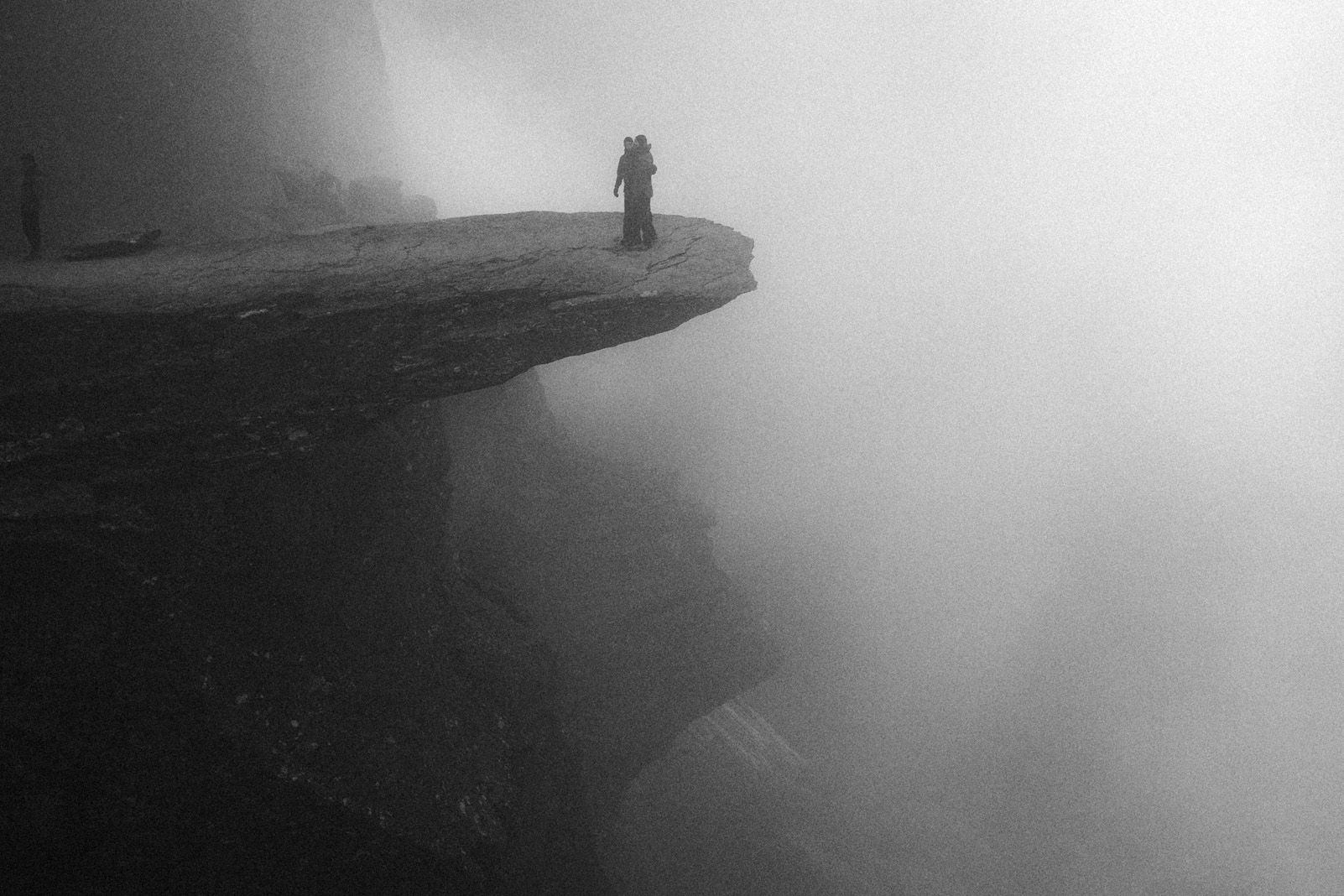 "Sota Nostra" a Trolltunga, Noruega. Foto: Marc Jamel Dawoodi Clavera.