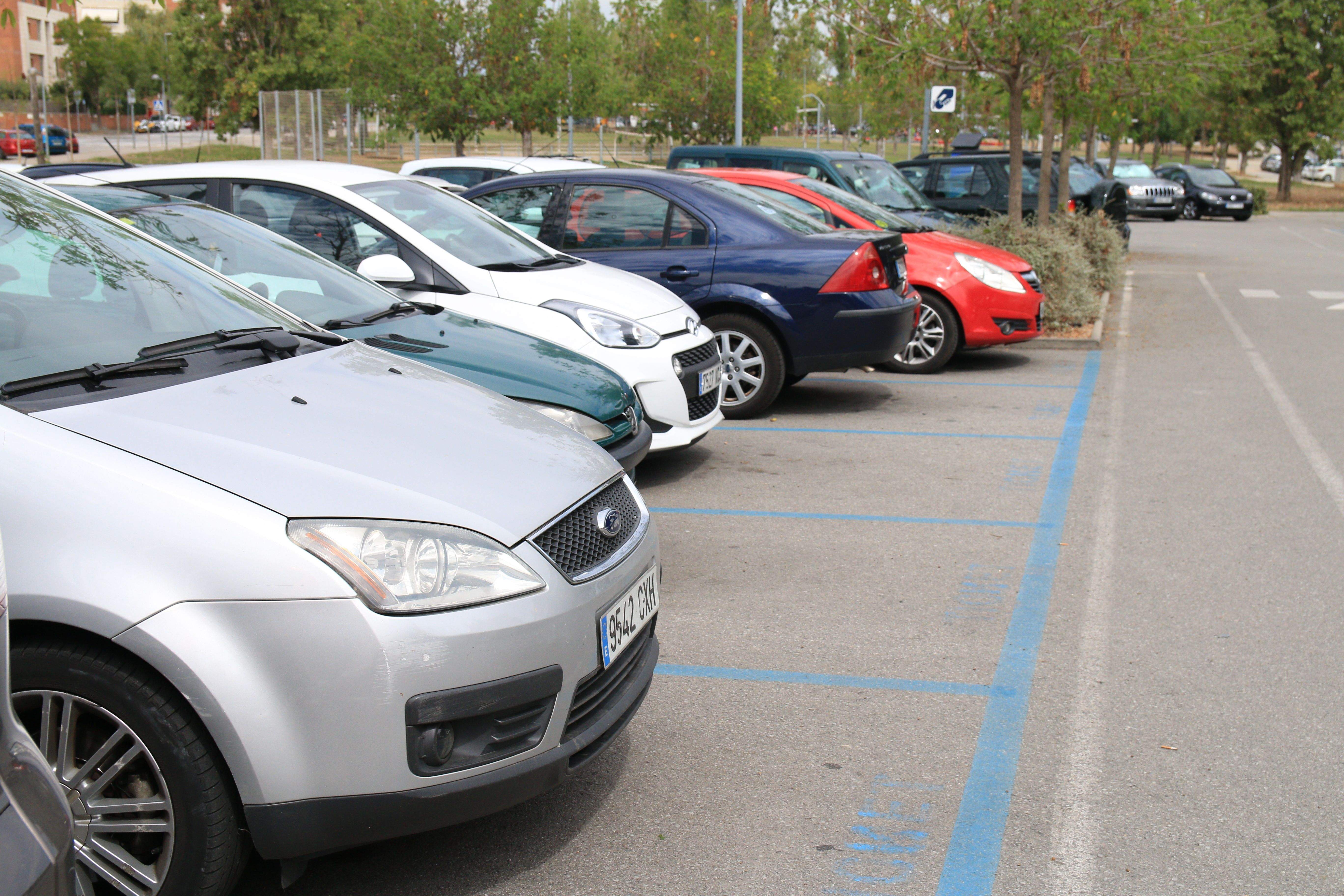 Zona blava d'aparcament a Sant Cugat. FOTO: Lali Álvarez