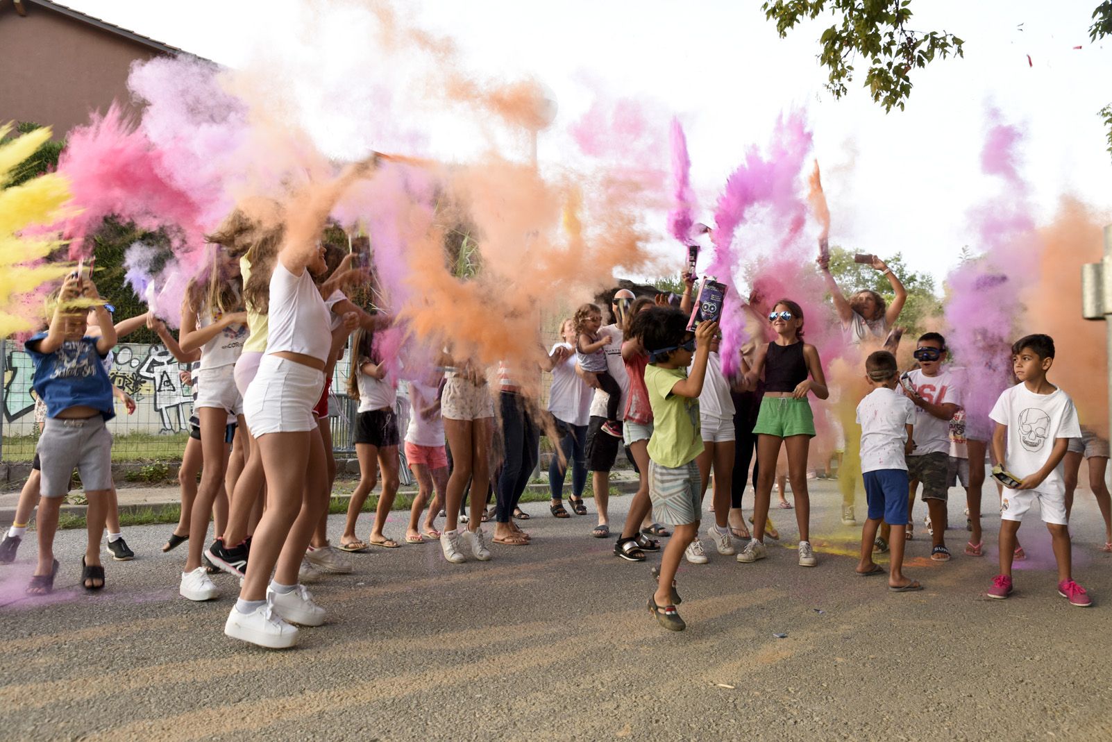 Holi Fest de Festa Major de Mas Gener. Foto: Bernat Millet.