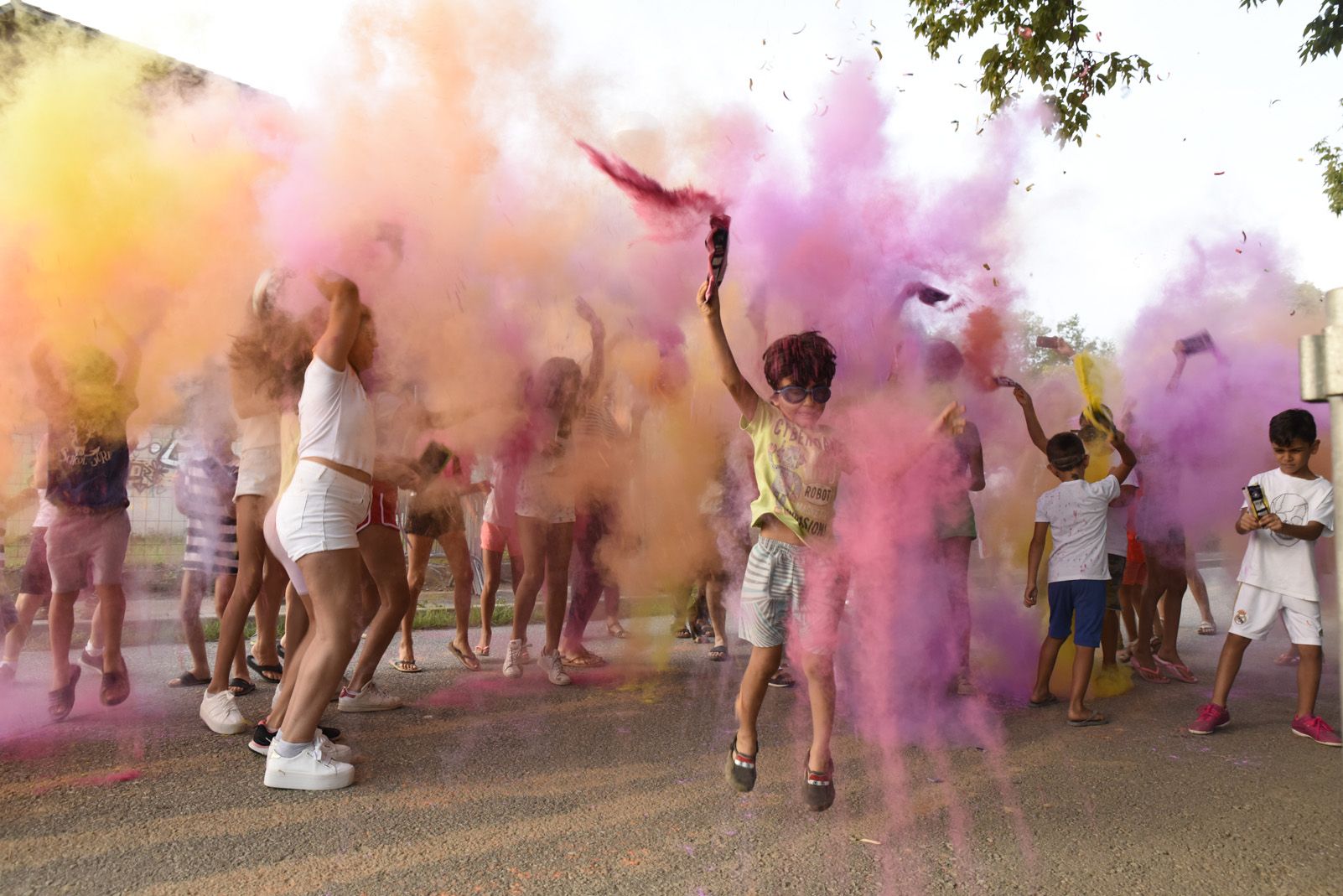 Holi Fest de Festa Major de Mas Gener. Foto: Bernat Millet.