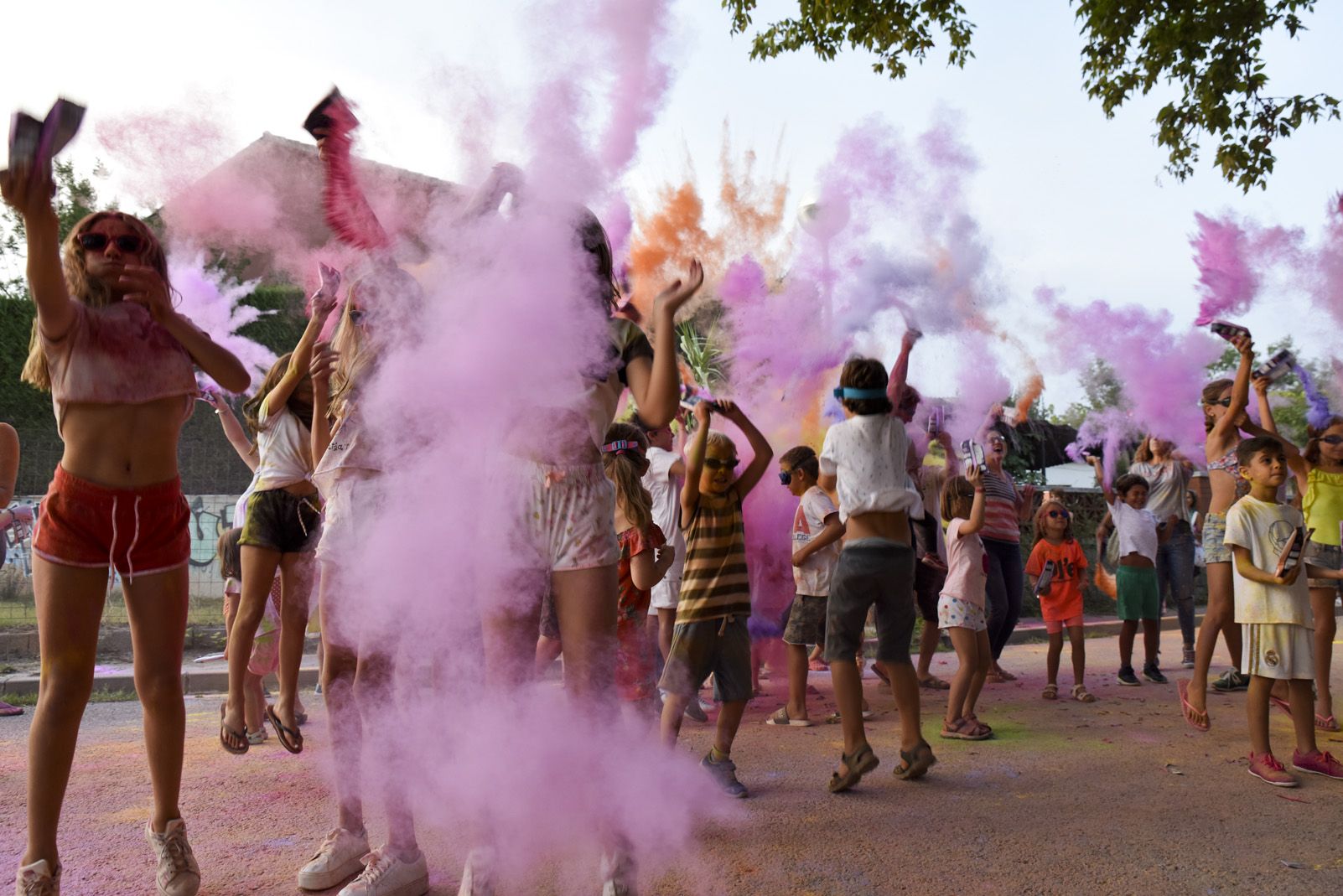 Holi Fest de Festa Major de Mas Gener. Foto: Bernat Millet.