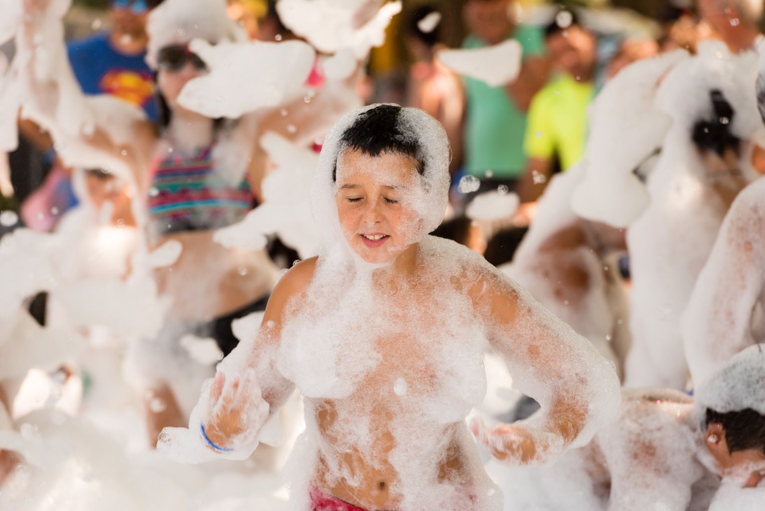 Festa Major de Mas Gener. Gran festa de l'escuma. Foto: Miguel López Mallach