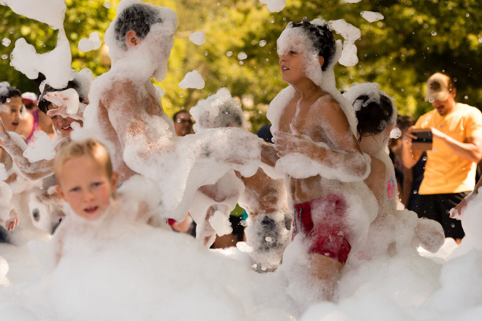 Festa Major de Mas Gener. Gran festa de l'escuma. Foto: Miguel López Mallach