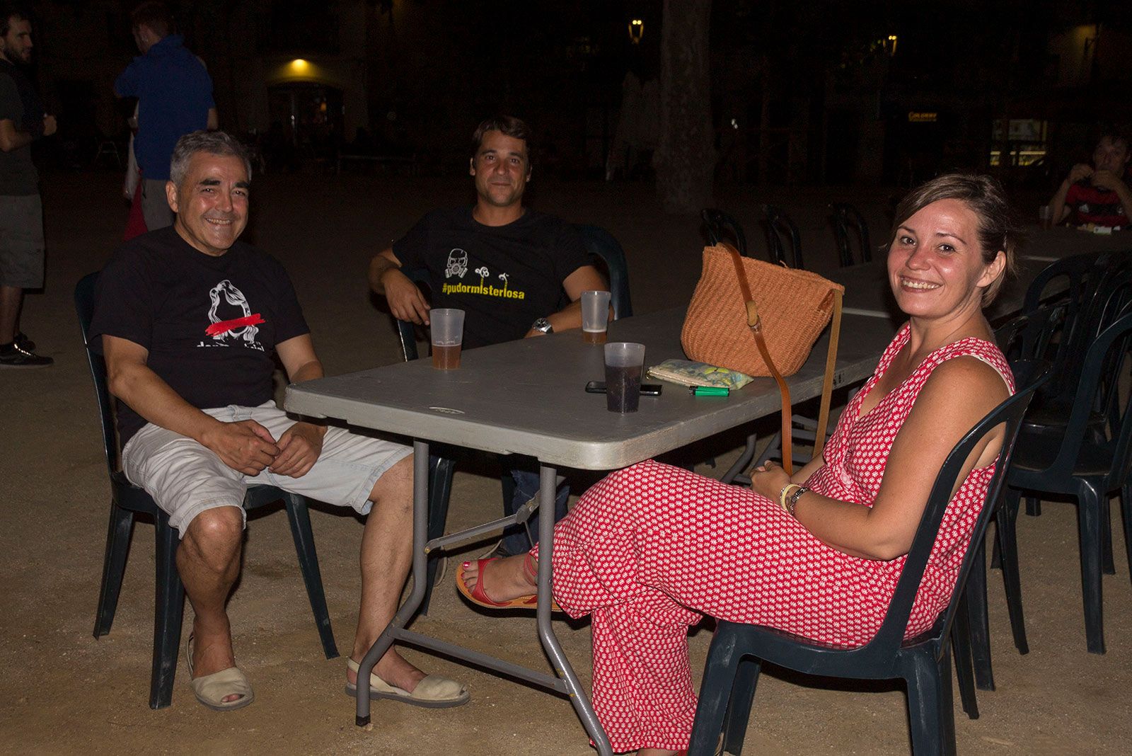 Sopar i barra amb el suport del grup d'encausades del 21F a les vies, Arran i la CUP. FOTO: Paula Galván