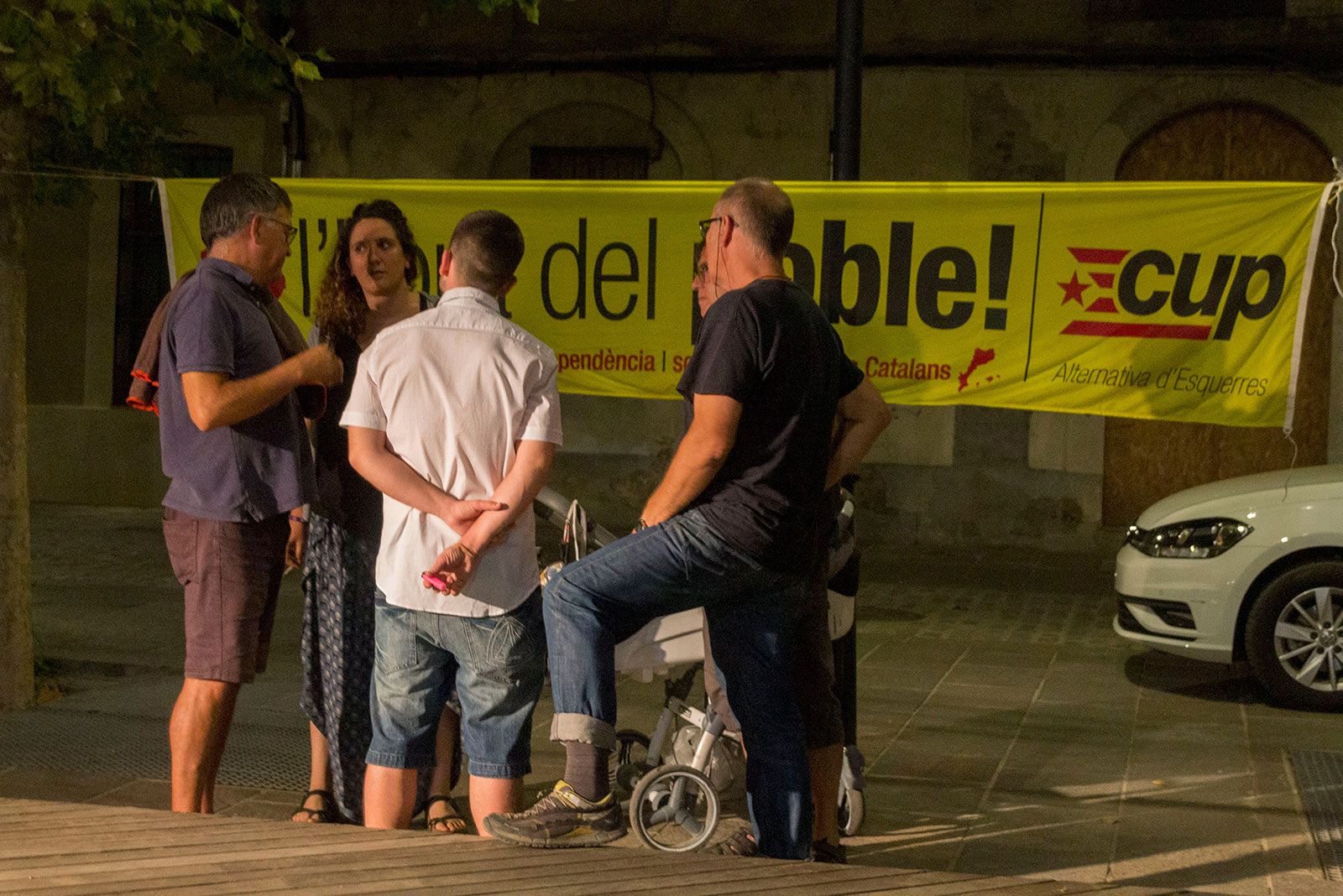 Sopar i barra amb el suport del grup d'encausades del 21F a les vies, Arran i la CUP. FOTO: Paula Galván