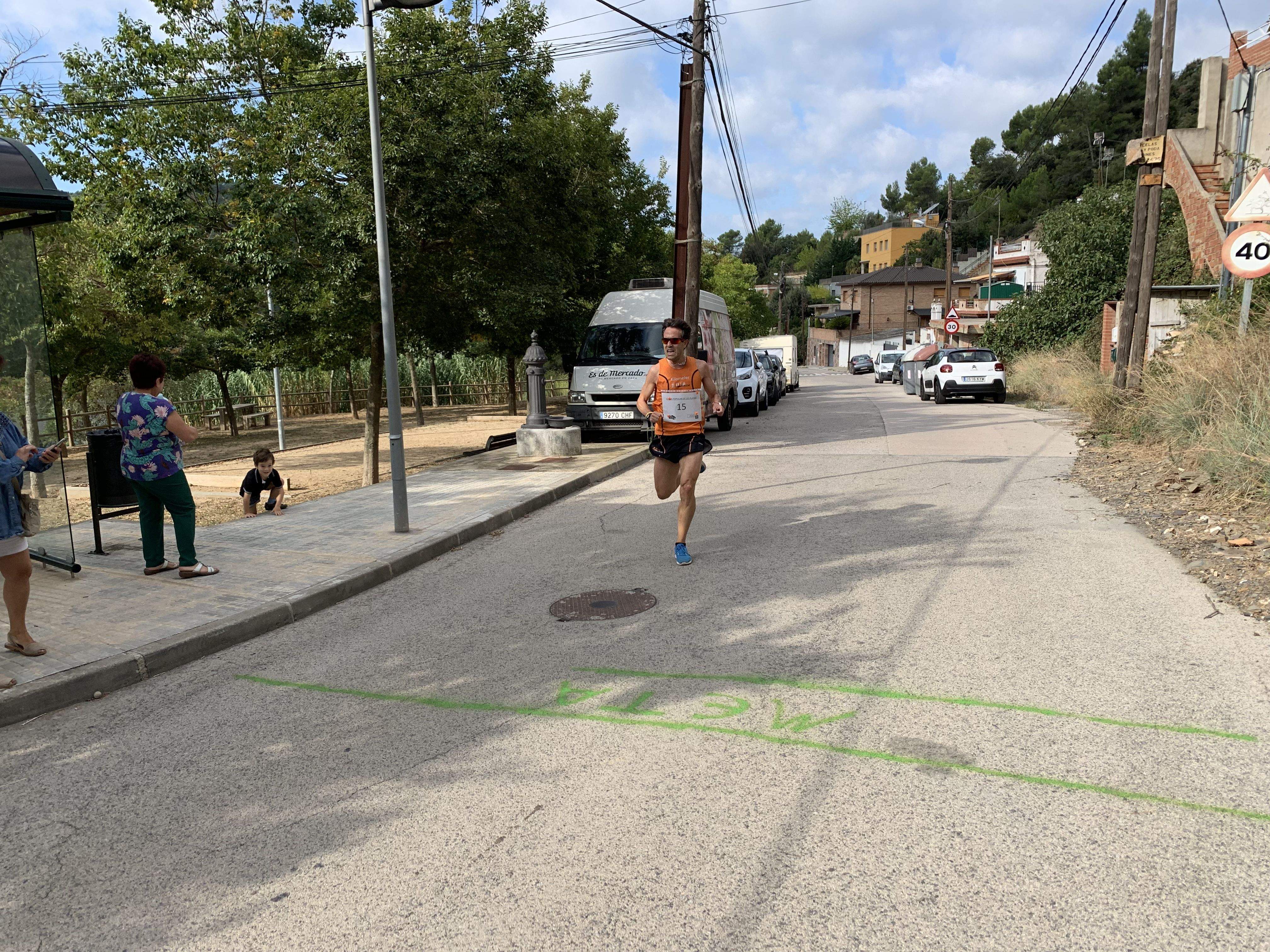 Jose Luis Cabrera ha arribat en solitari en la Cursa Popular de les planes. FOTO: Àlex López Puig