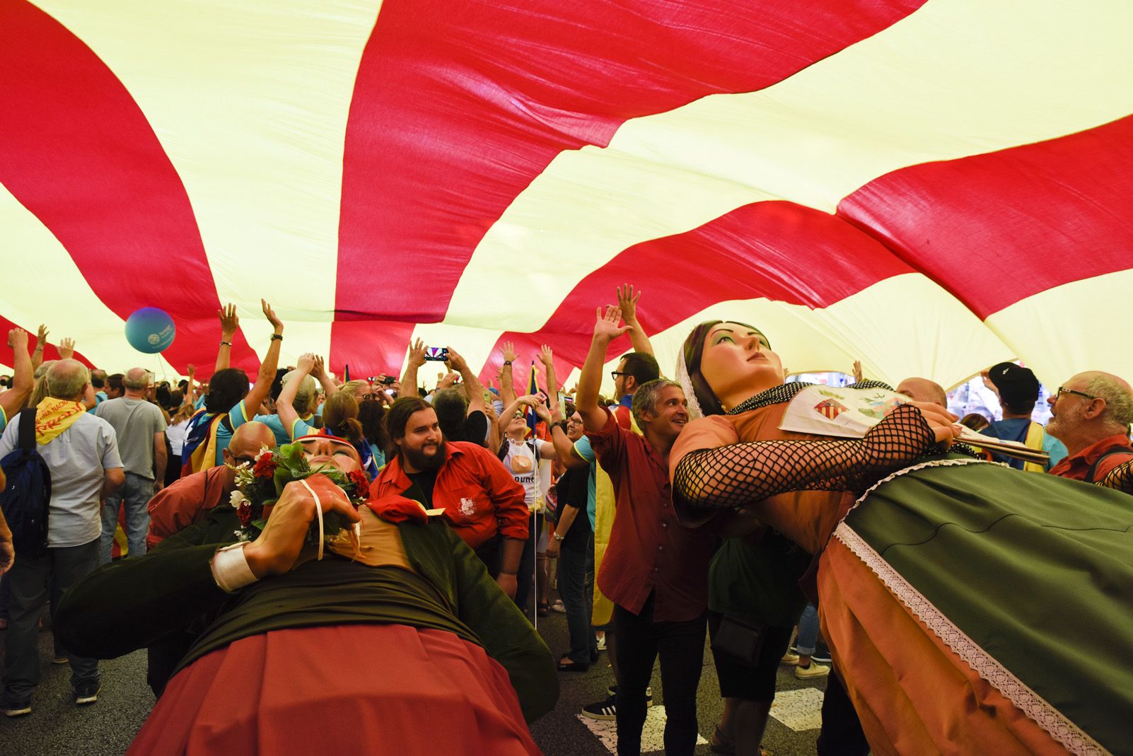 Moment de la manifestació de la Diada a Barcelona. FOTO: Bernat Millet