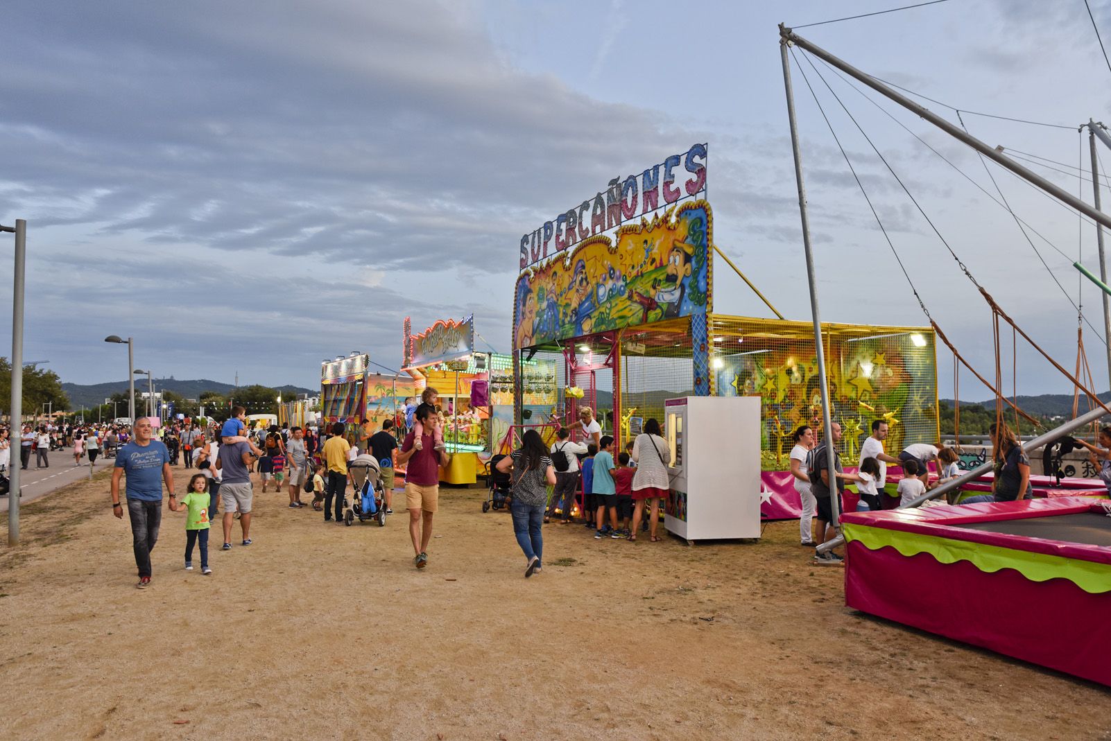 Fira d'atraccions de Festa Major de Volpelleres. Foto: Bernat Millet.
