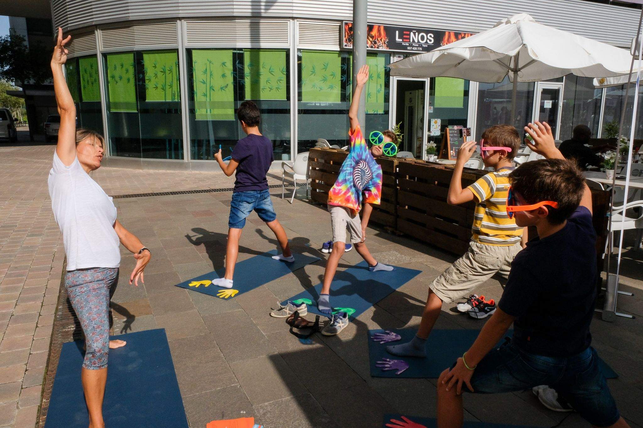 Mostra d'entitats i comerços a la plaça dels Rabassaires. Foto: Ale Gómez.