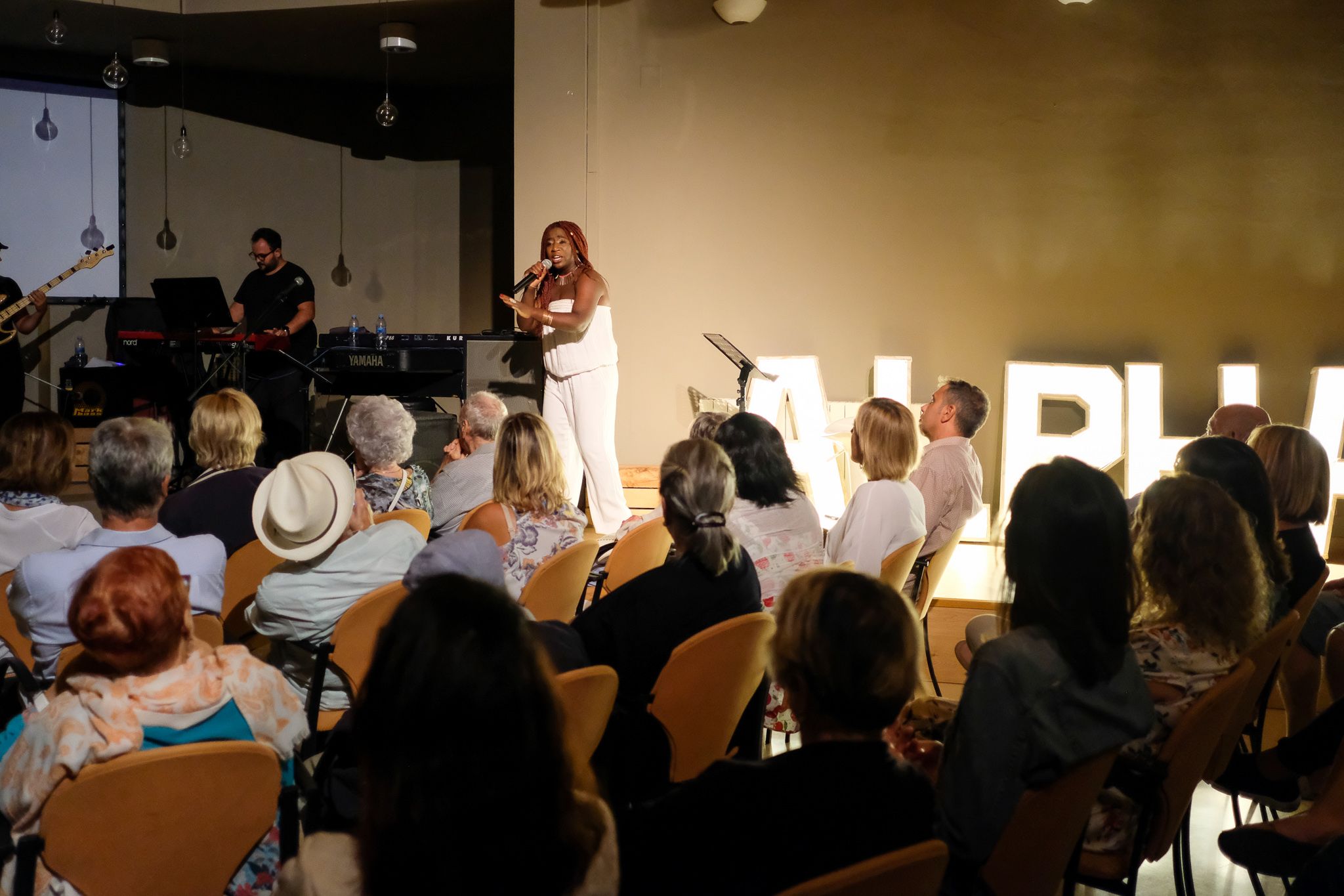 Actuació de Gòspel a l'església protestant. Foto: Ale Gómez