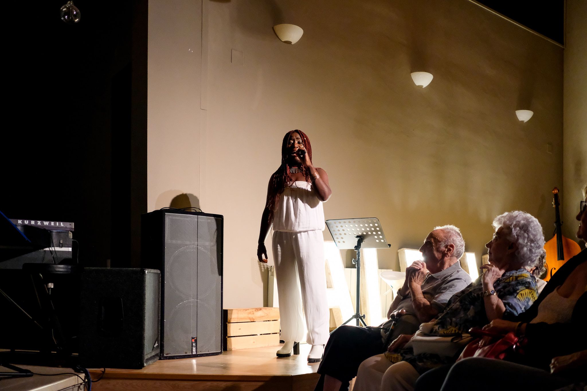 Actuació de Gòspel a l'església protestant. Foto: Ale Gómez