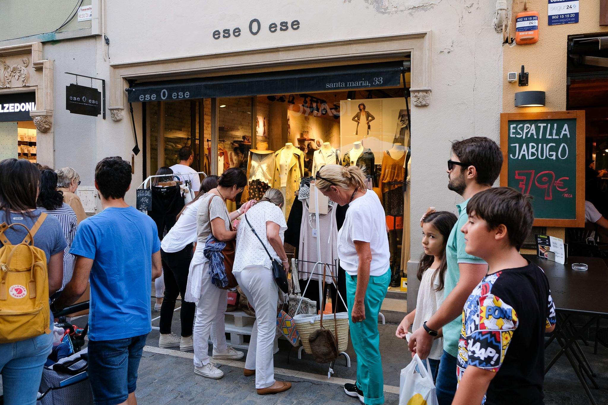 "Forastocks" a l'eix de vianants de Sant Cugat. Foto: Ale Gómez