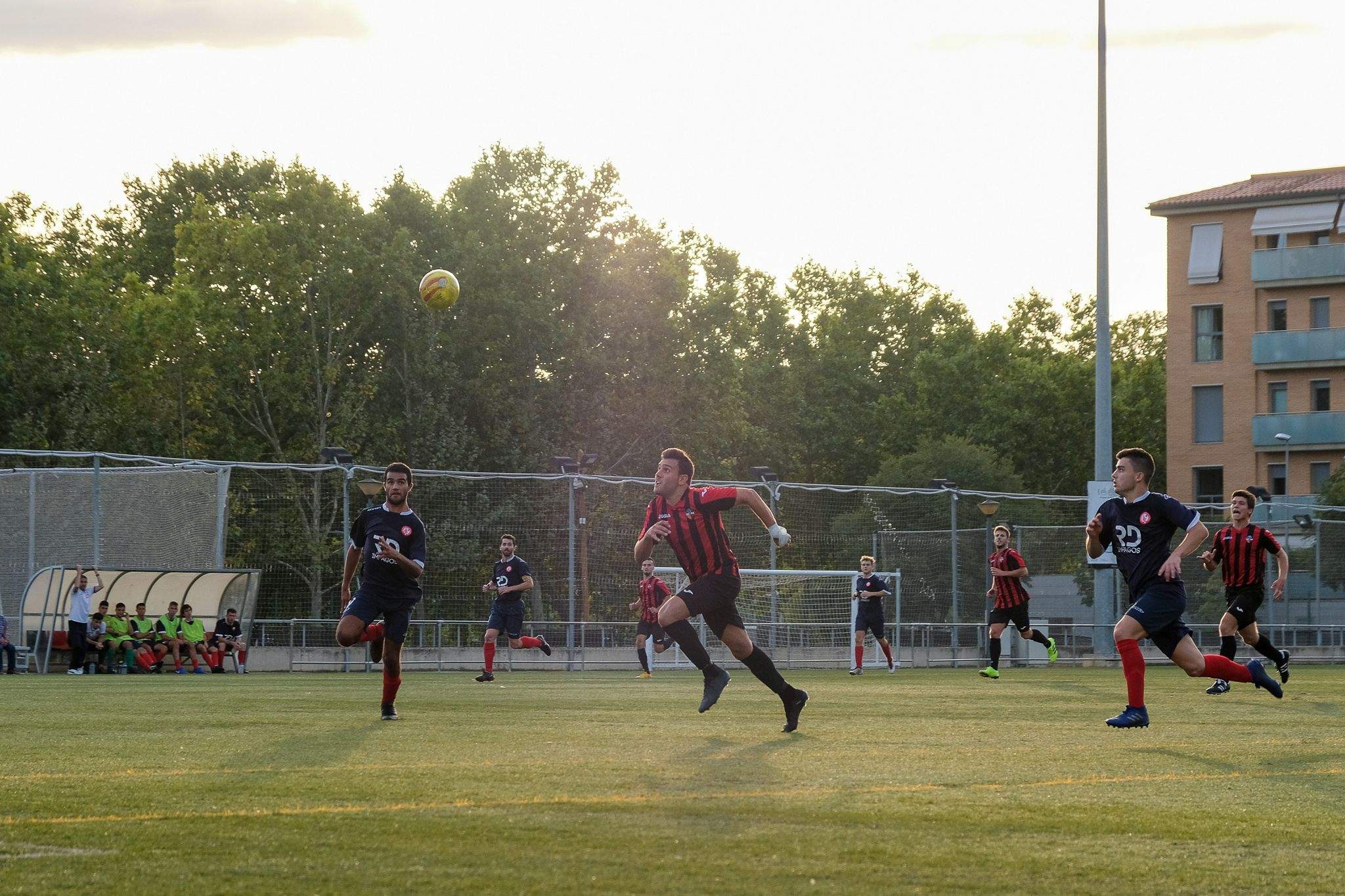 Partit de lliga de futbol masculí. Sant Cugat FC-FE Atlètic Vilafranca. Foto: Ale Gómez