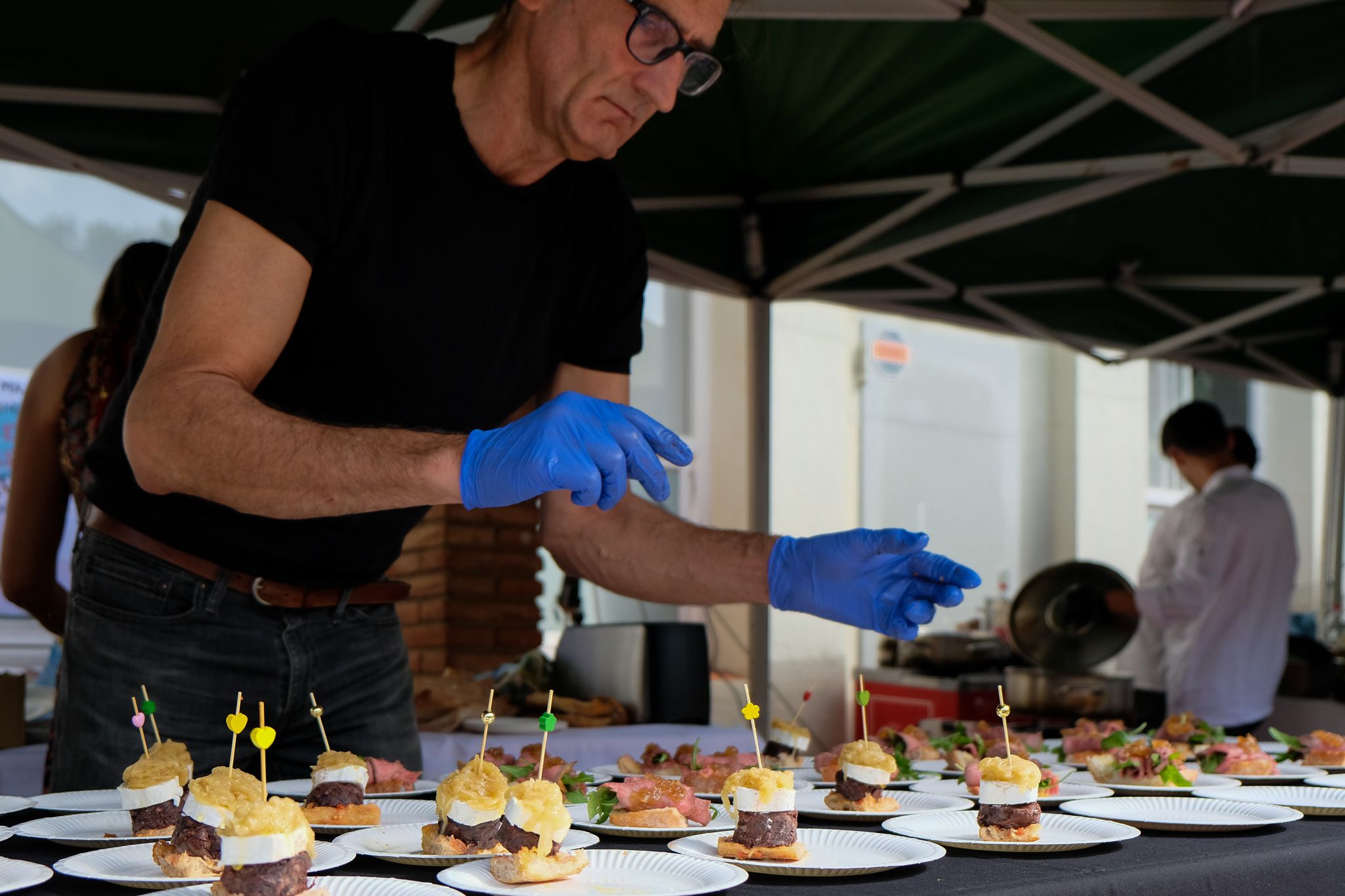 "Valldotapes" amb els castellers. Foto: Ale Gómez