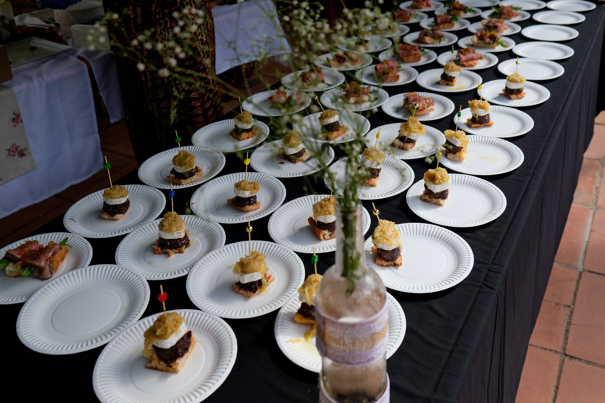 "Valldotapes" amb els castellers. Foto: Ale Gómez