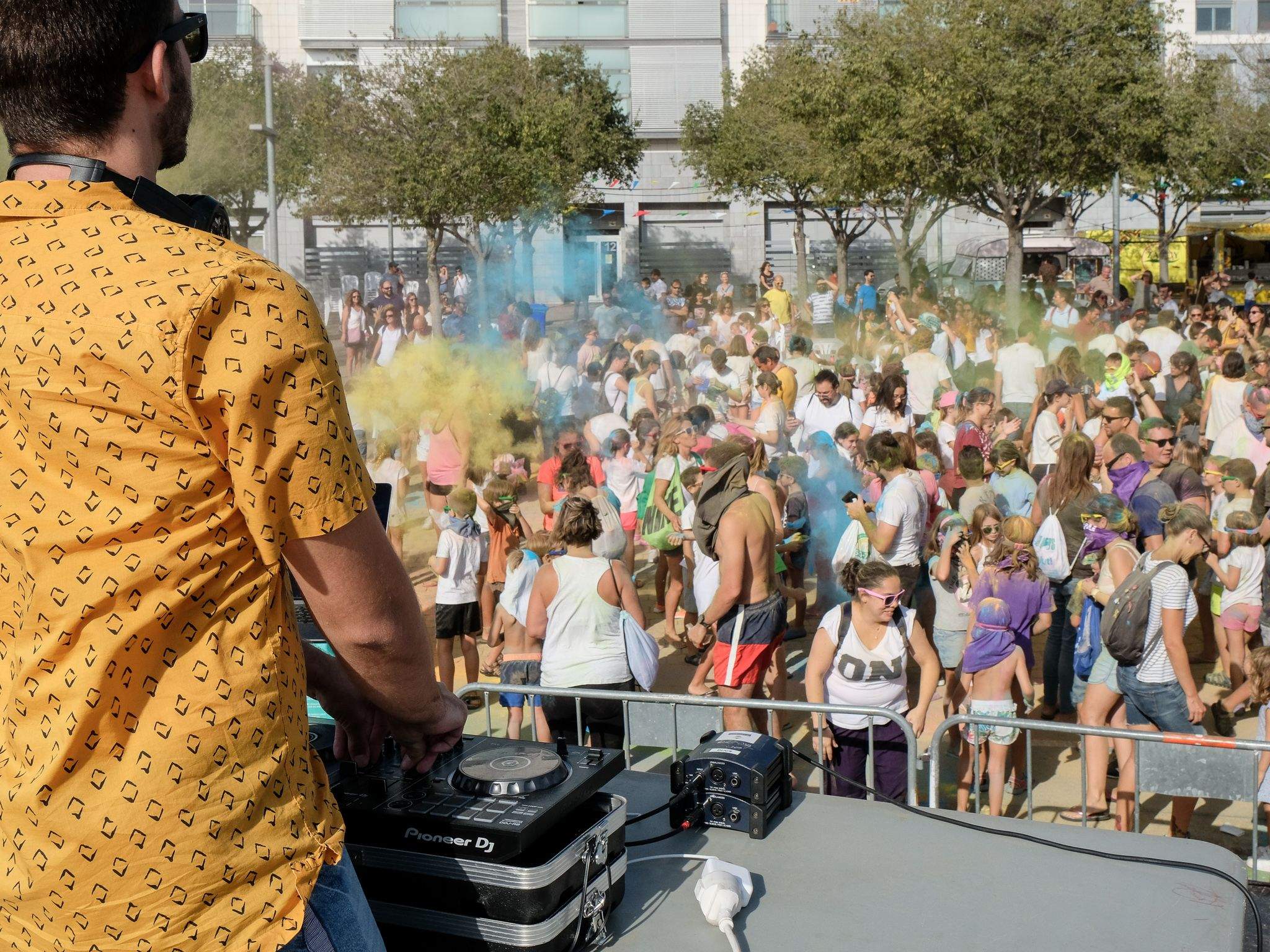 'Holi festival' a la festa Major de Volpelleres. Foto: Ale Gómez
