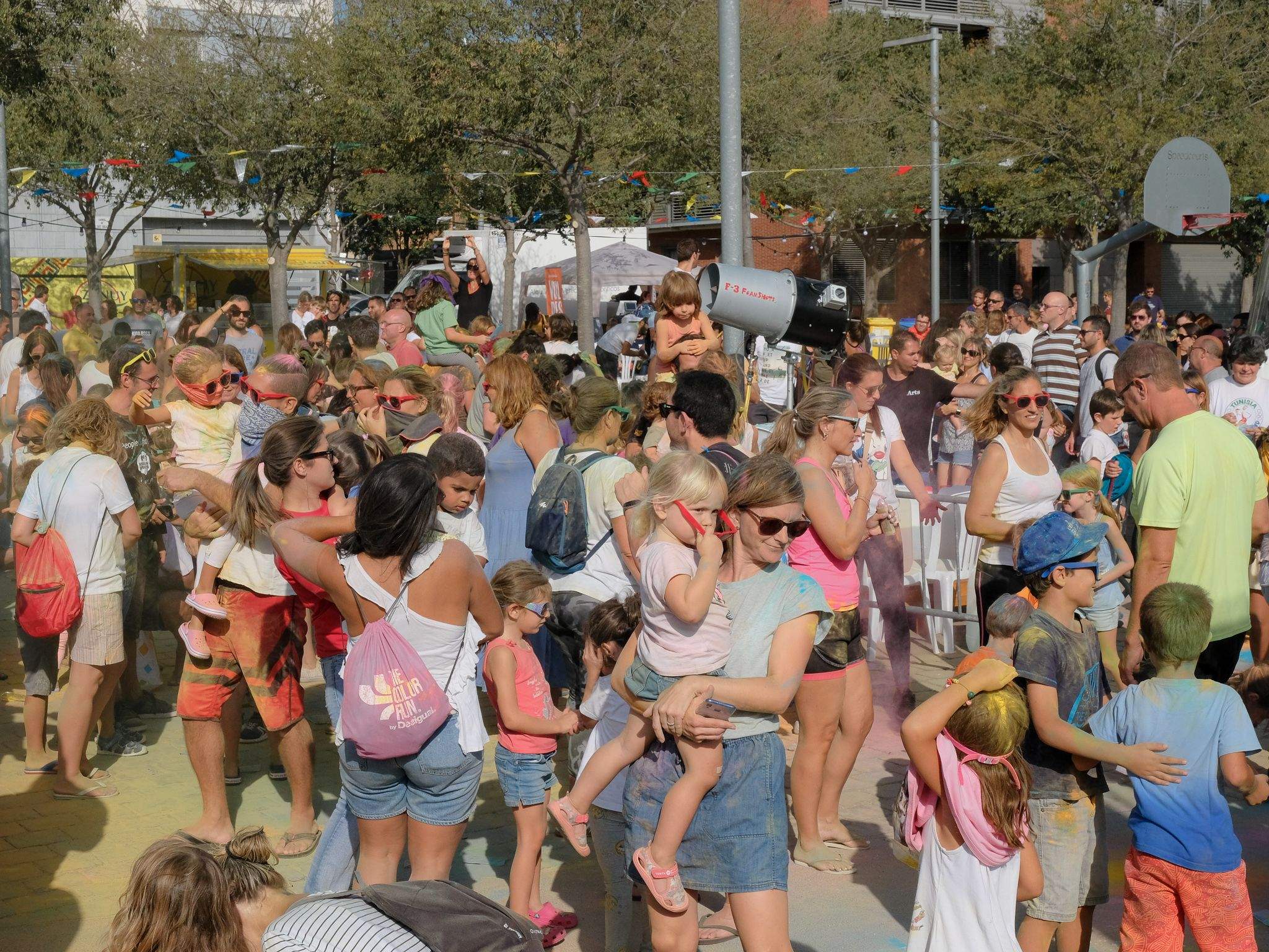 'Holi festival' a la festa Major de Volpelleres. Foto: Ale Gómez