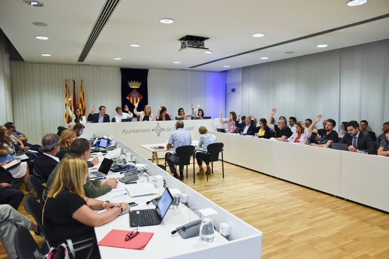 Pla general del ple municipal del mes de setembre. FOTO: Bernat Millet
