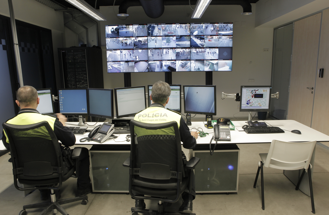 La sala de control de la Policia Local de Sant Cugat FOTO: Artur Ribera