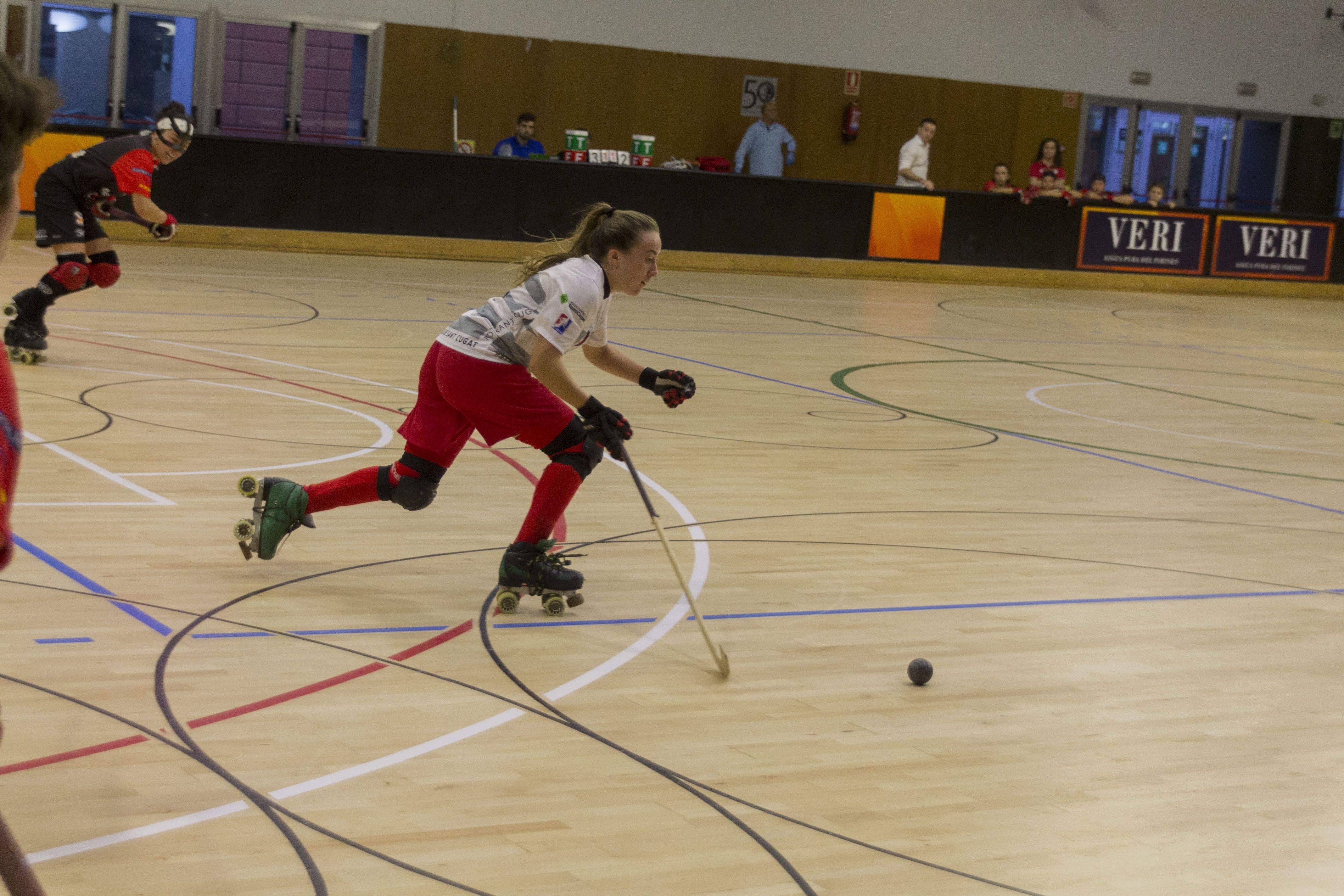 El PHC Sant Cugat disputant el partit de la segona jornada de l'OK Lliga contra el Gijón. FOTO: Paula Galván.