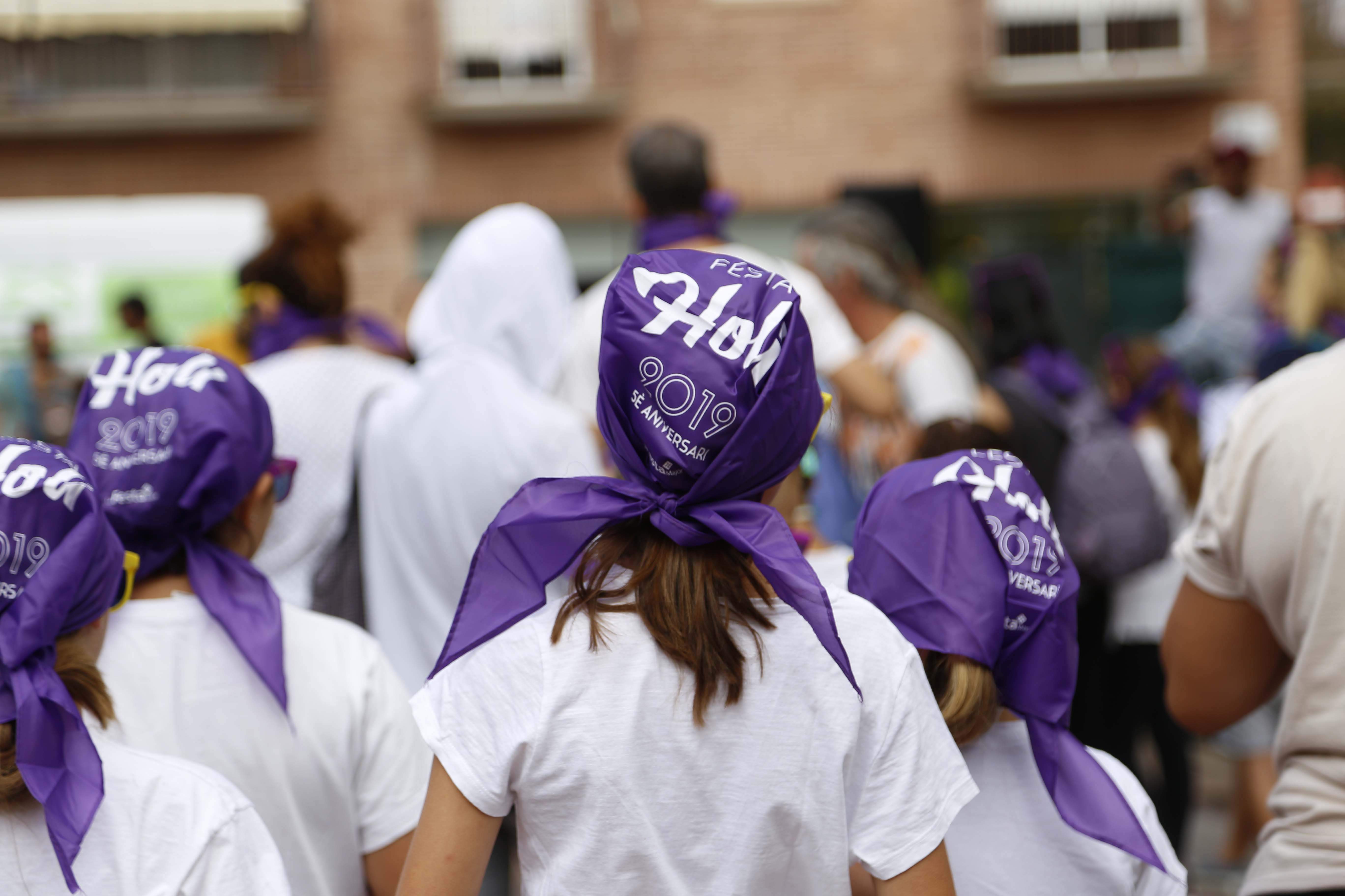 Festa Holi a la Festa Major del barri del Monestir-Sant Francesc 2019. FOTO: Anna Bassa