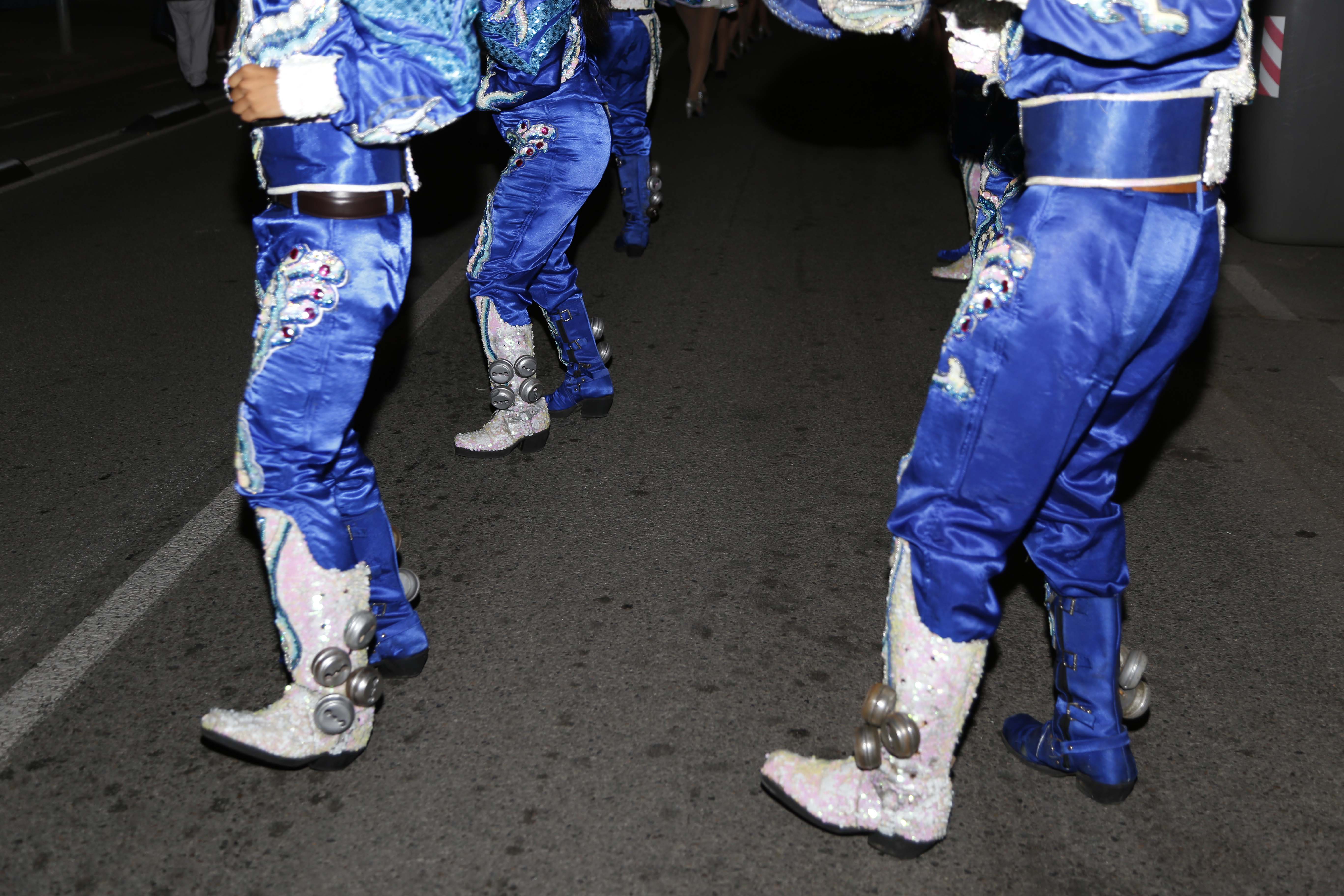 Rua boliviana amb els Caporales "La Fraternidad" de Sant Cugat. FOTO: Anna Bassa