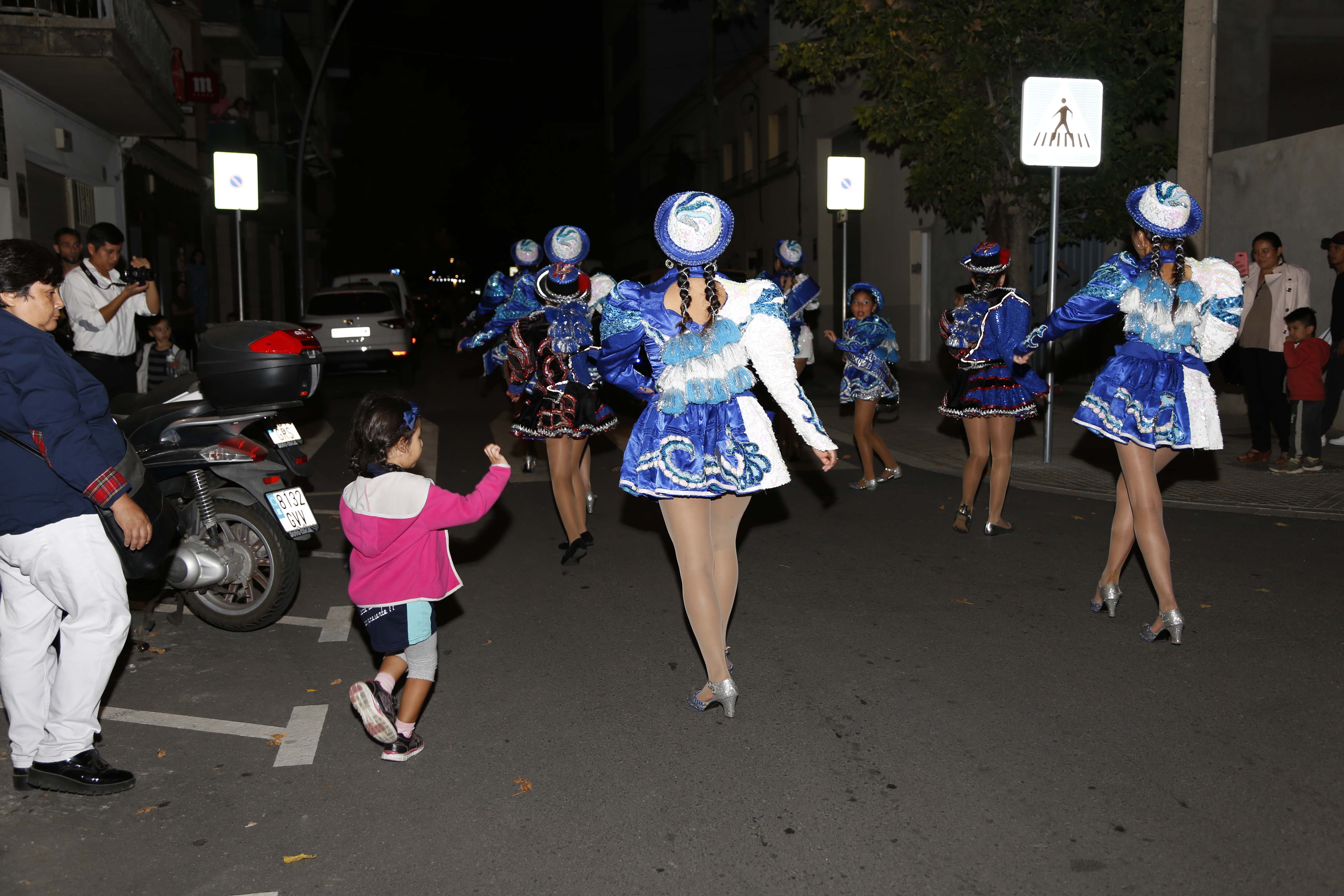 Rua boliviana amb els Caporales "La Fraternidad" de Sant Cugat. FOTO: Anna Bassa