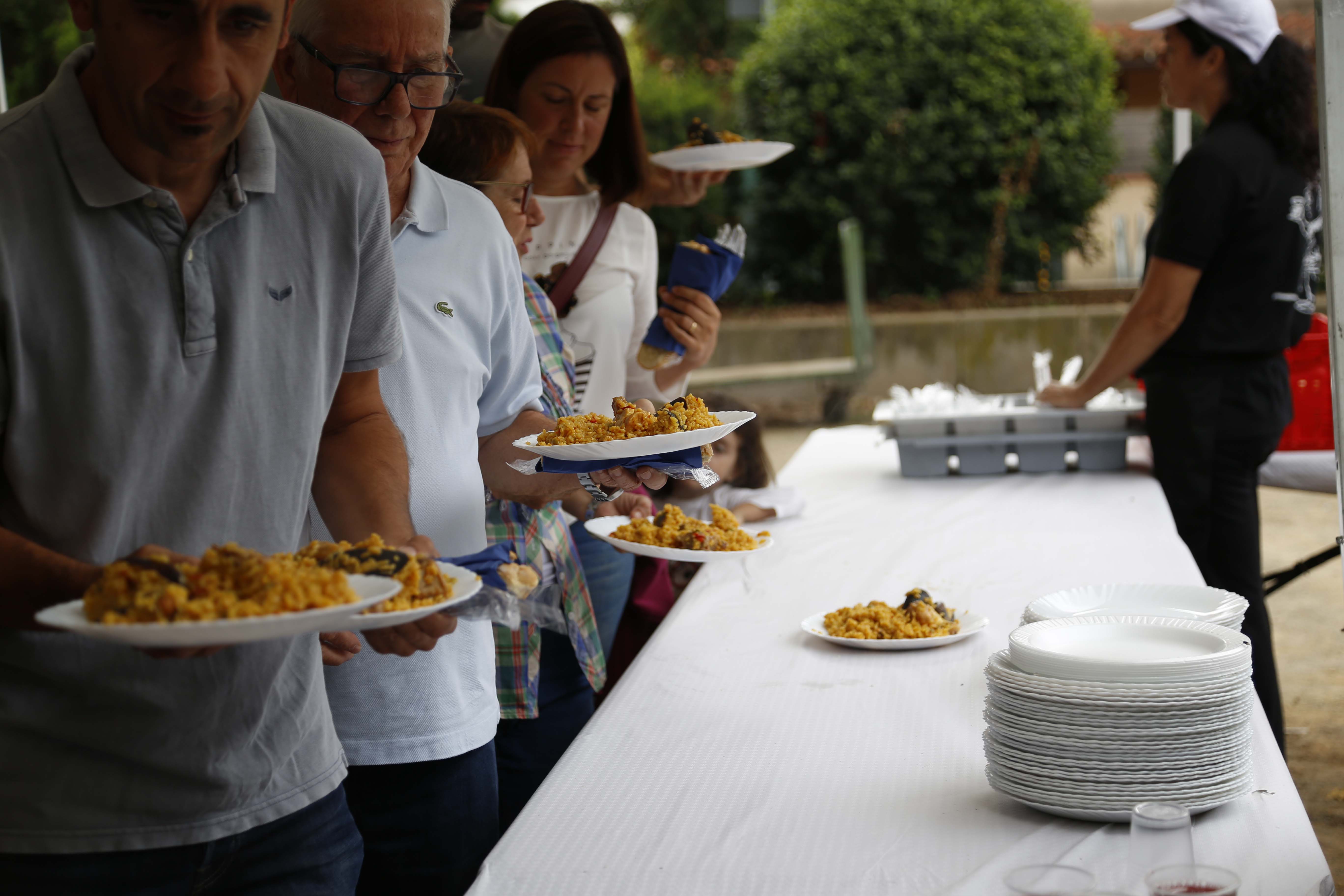 Paella Popular als Jardins de Sant Francesc per la Festa Major. FOTO: Anna Bassa