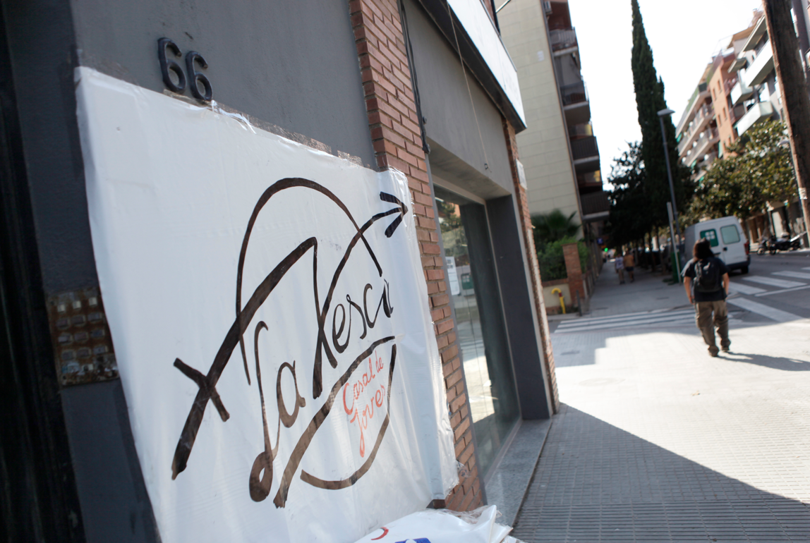 El local del Casal de Joves de la Xesca a l'avinguda de Cerdanyola. FOTO: Artur Ribera