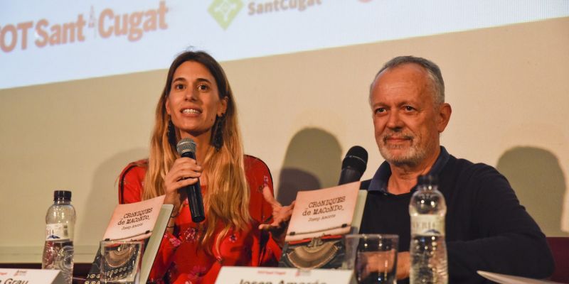 Laura Grau i Josep Amorós durant la presentació de Cròniques de Macondo. FOTO: Bernat Millet