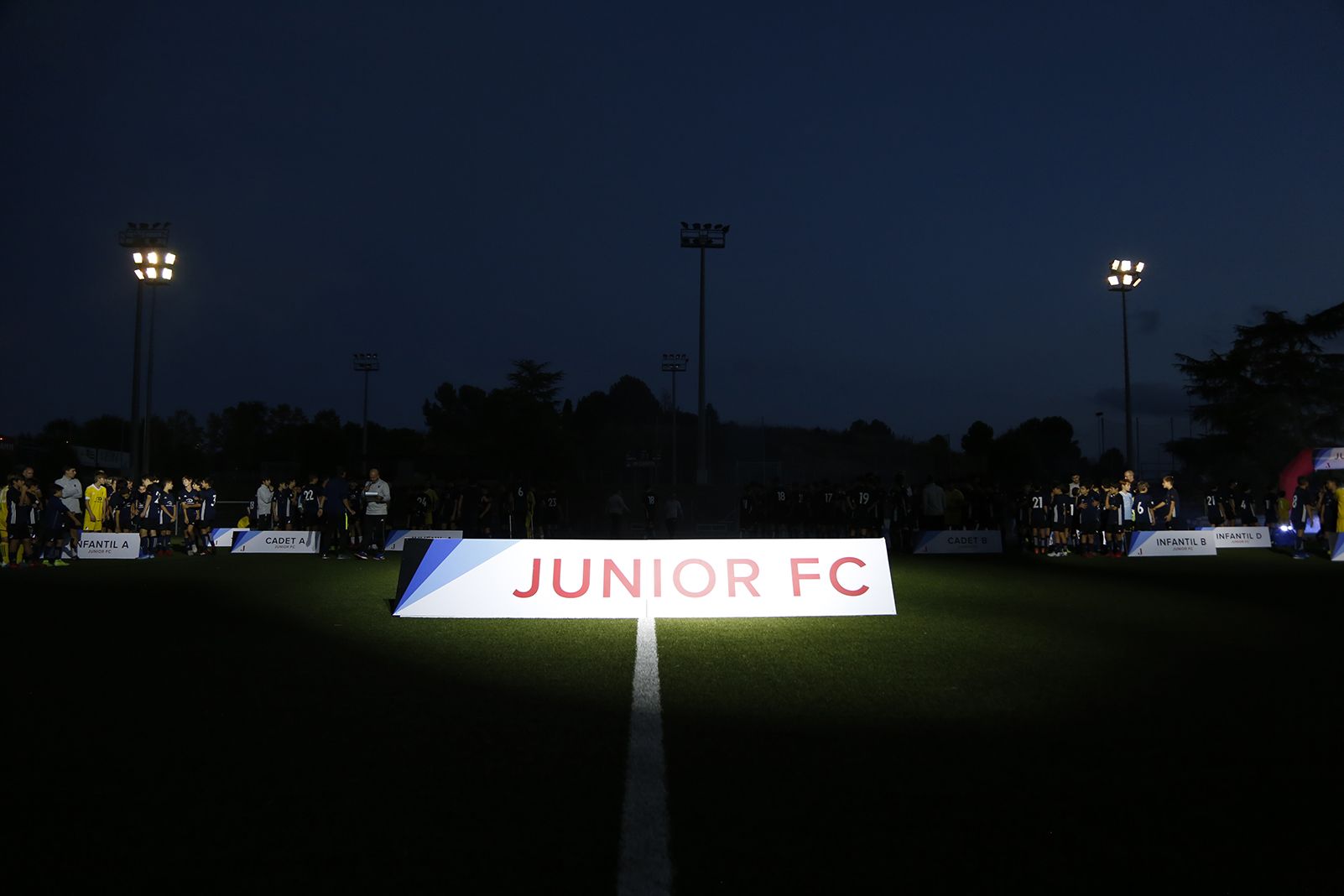 Cartell Junior FC a la Presentació Futbol Junior FC 2019. FOTO: Anna Bassa