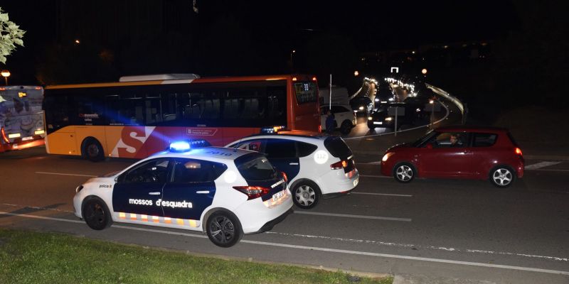 Protesta a la rotonda de l'Hipòdrom. FOTO: Bernat Millet