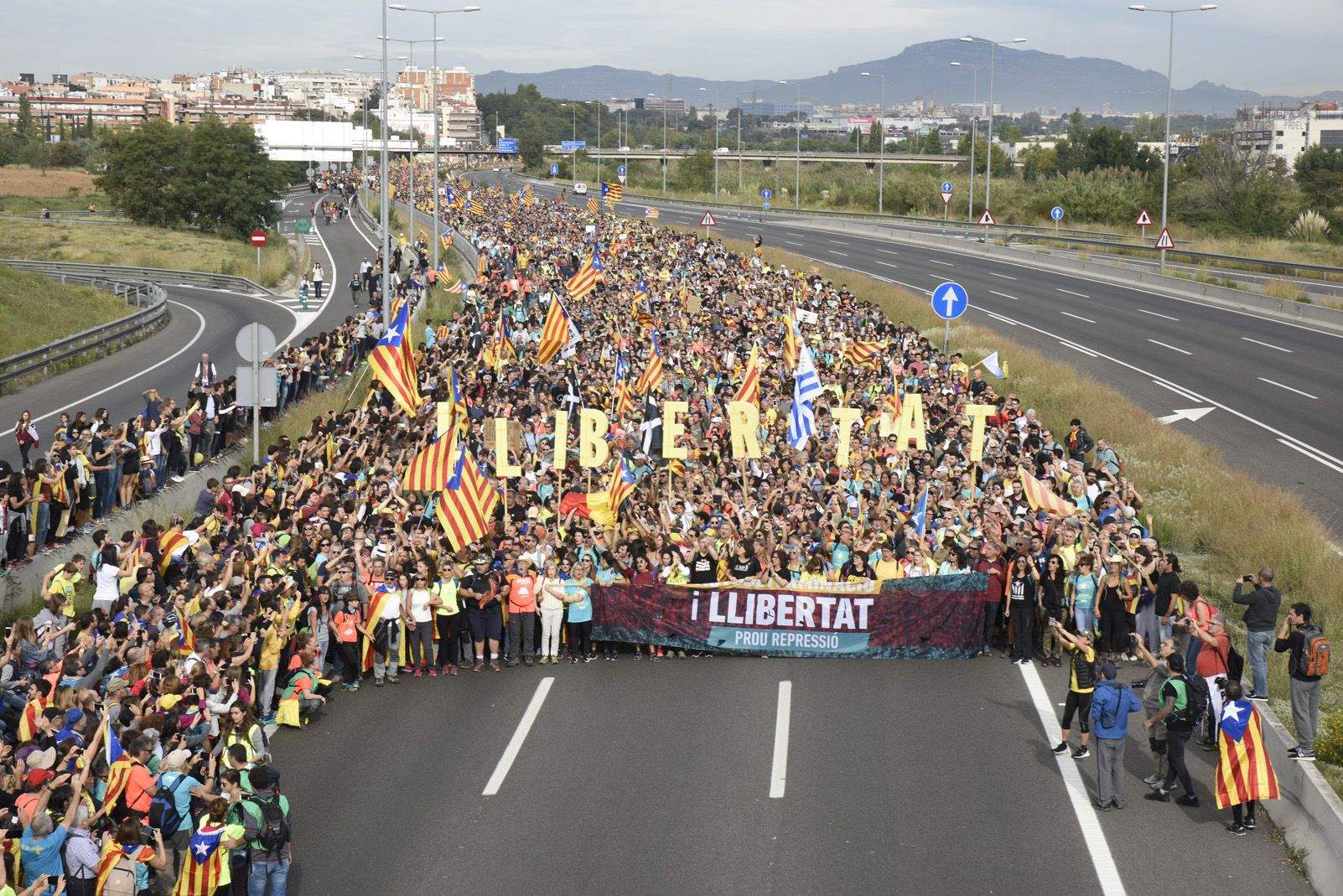 Marxa per la llibertat en resposta a la sentència del Tribunal Suprem. Foto: Bernat Millet.