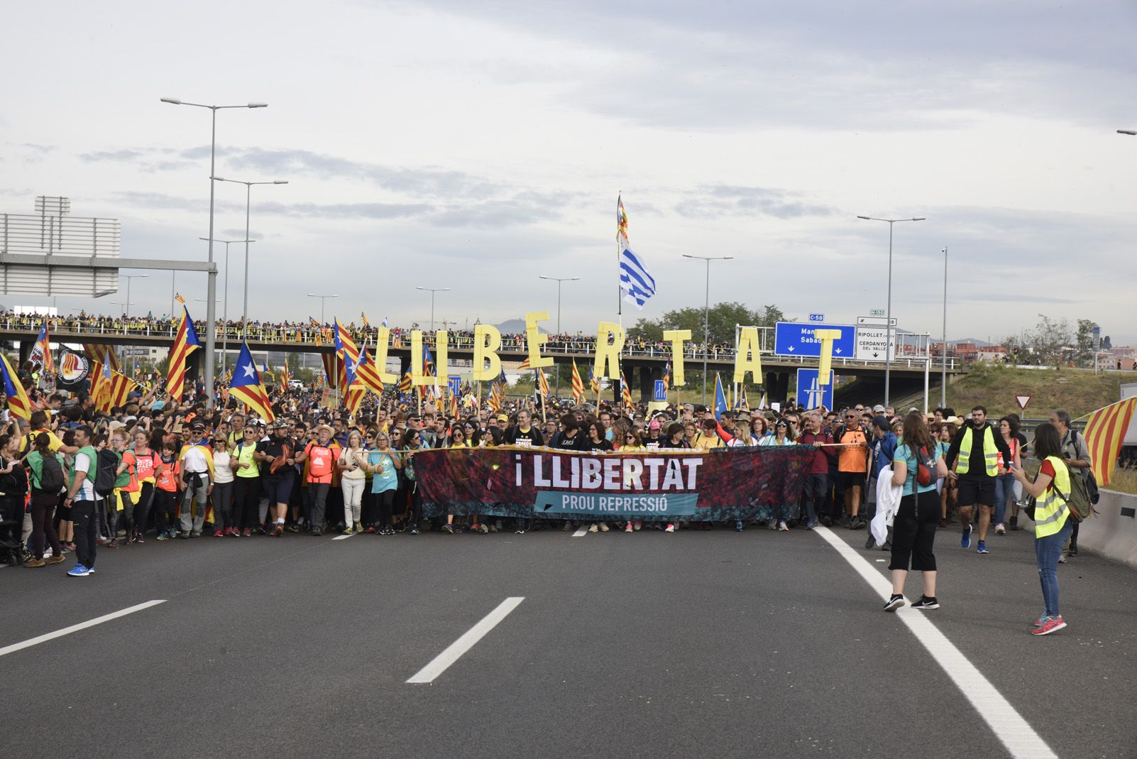 Marxa per la llibertat en resposta a la sentència del Tribunal Suprem. Foto: Bernat Millet.