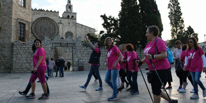 Caminada pel Dia Mundial contra el Càncer de Mama a Sant Cugat, aquest 19 d'octubre FOTO: Miguel López Mallach