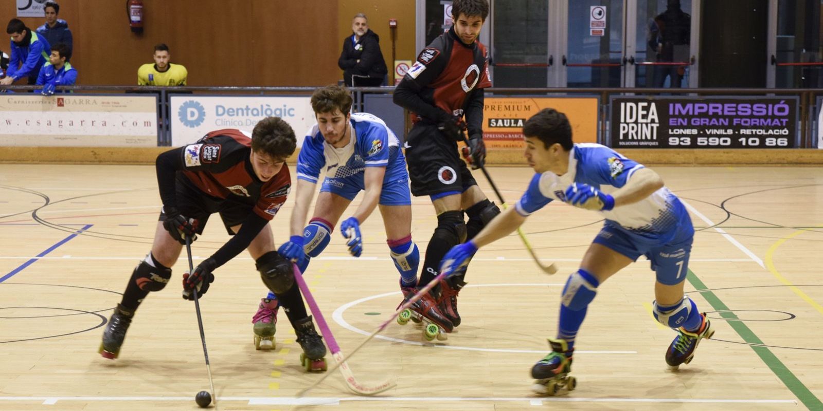 Imatge d'arxiu d'un partit del Patí Hoquei Club Sant Cugat de la temporada passada a l'OK Lliga. FOTO: TOT Sant Cugat