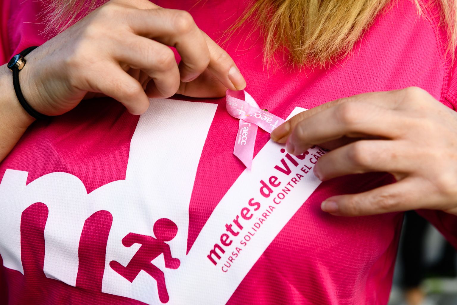 Dia del cáncer de mama caminada solidaria. Foto: Miguel López Mallach