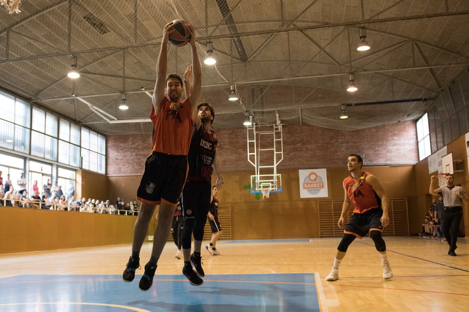Bàsquet masculí. Partit de lliga. UE Sant Cugat FC-Bàsquet Pia Sabadell. Foto: Miguel López Mallach