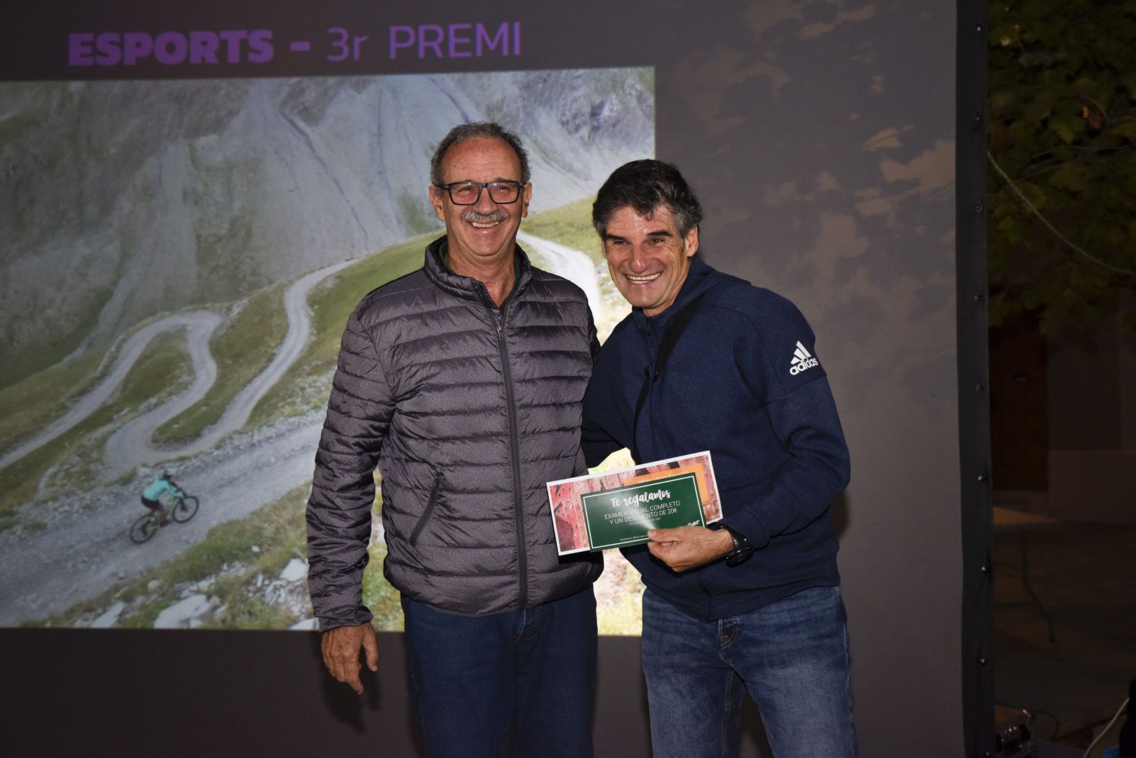 3er premi ‘Esports’ Jordi Laparra  Nuez - Descens sinuós del Parpaillon. Foto: Bernat Millet.