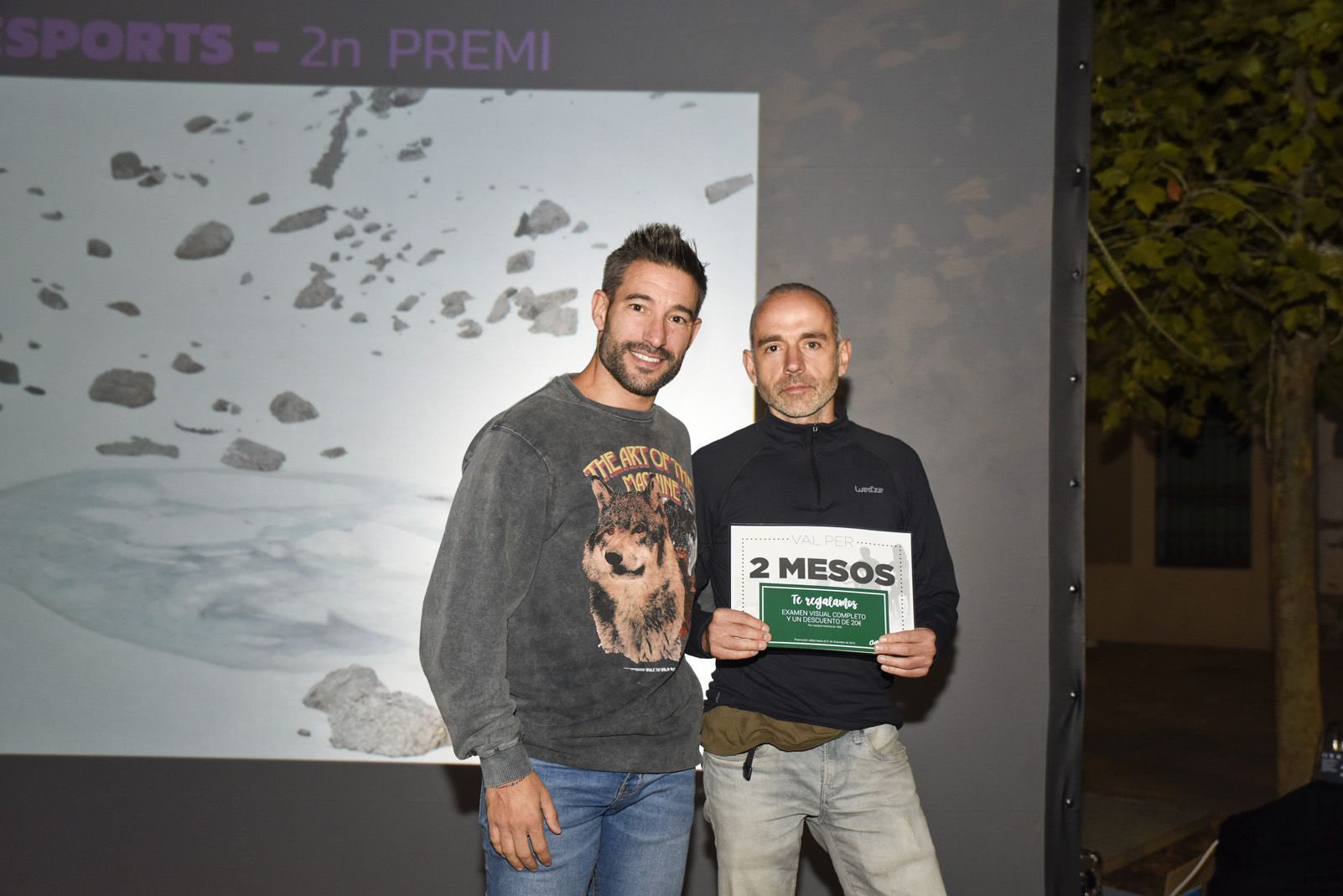 2on premi ‘Esports’ Carles Claraco Anguera - Trescant entre gel i neu als peus del Monte Perdido. Foto: Bernat Millet.