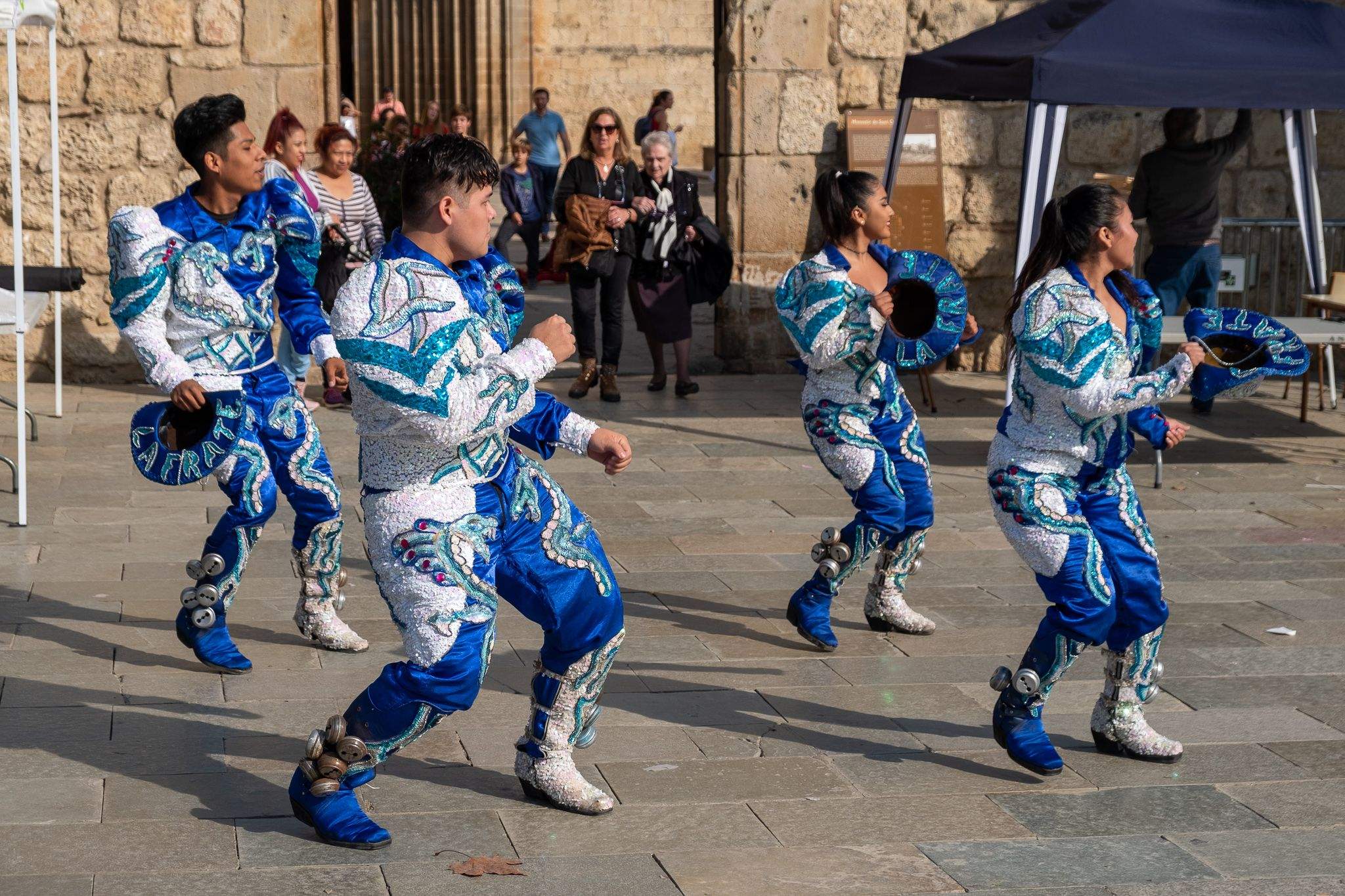 Mostra de danses bolivianes. FOTO: Ale Gómez
