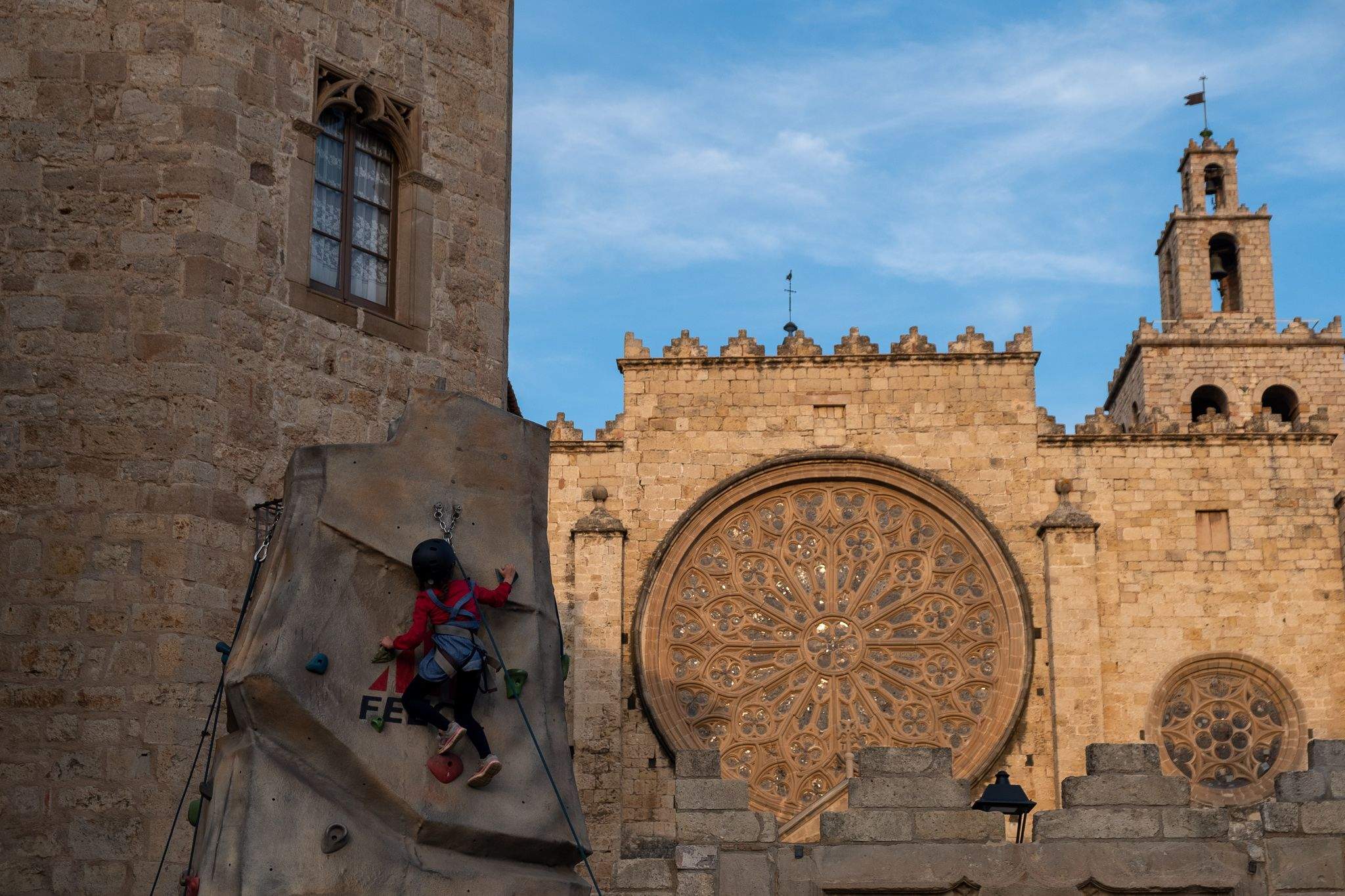 Escalada Rocòdrom infantil. FOTO: Ale Gómez