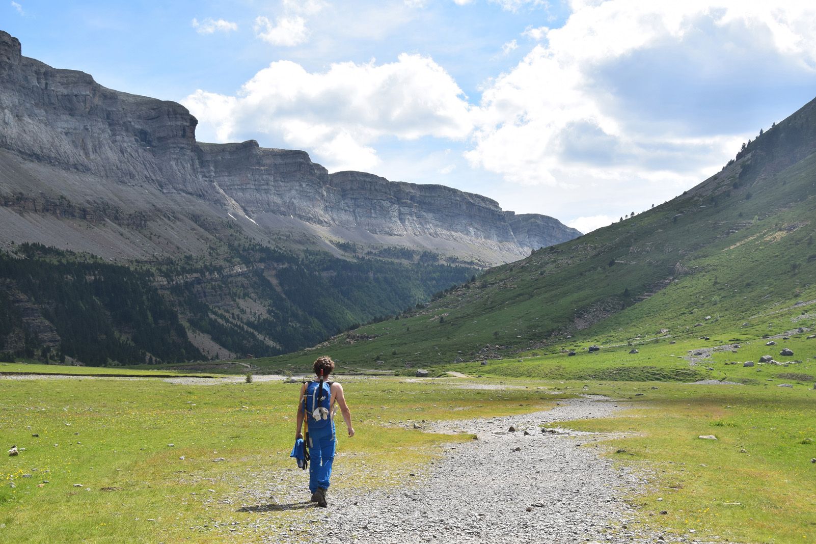 Judith Mayordomo Rebollo   Caminant entre cims,   Valle de Arazas (Parque Nacional de Ordesa y Monte Perdido)