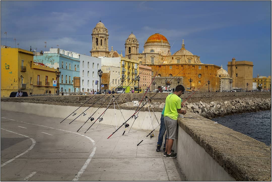 dolohoms   Passar l'estona pescant.