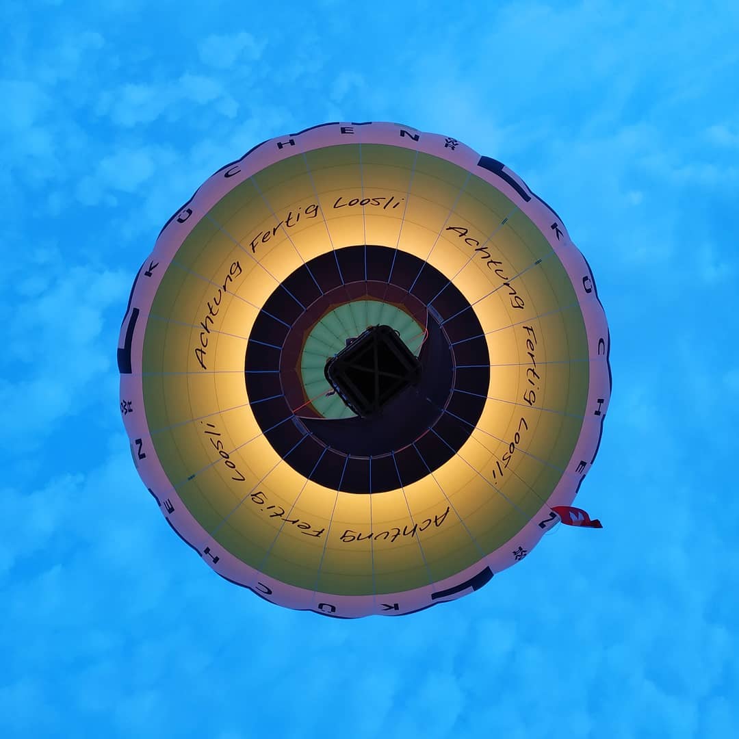 2n premi de @juanmariatorres   "Globus caçat per sota a Igualada"